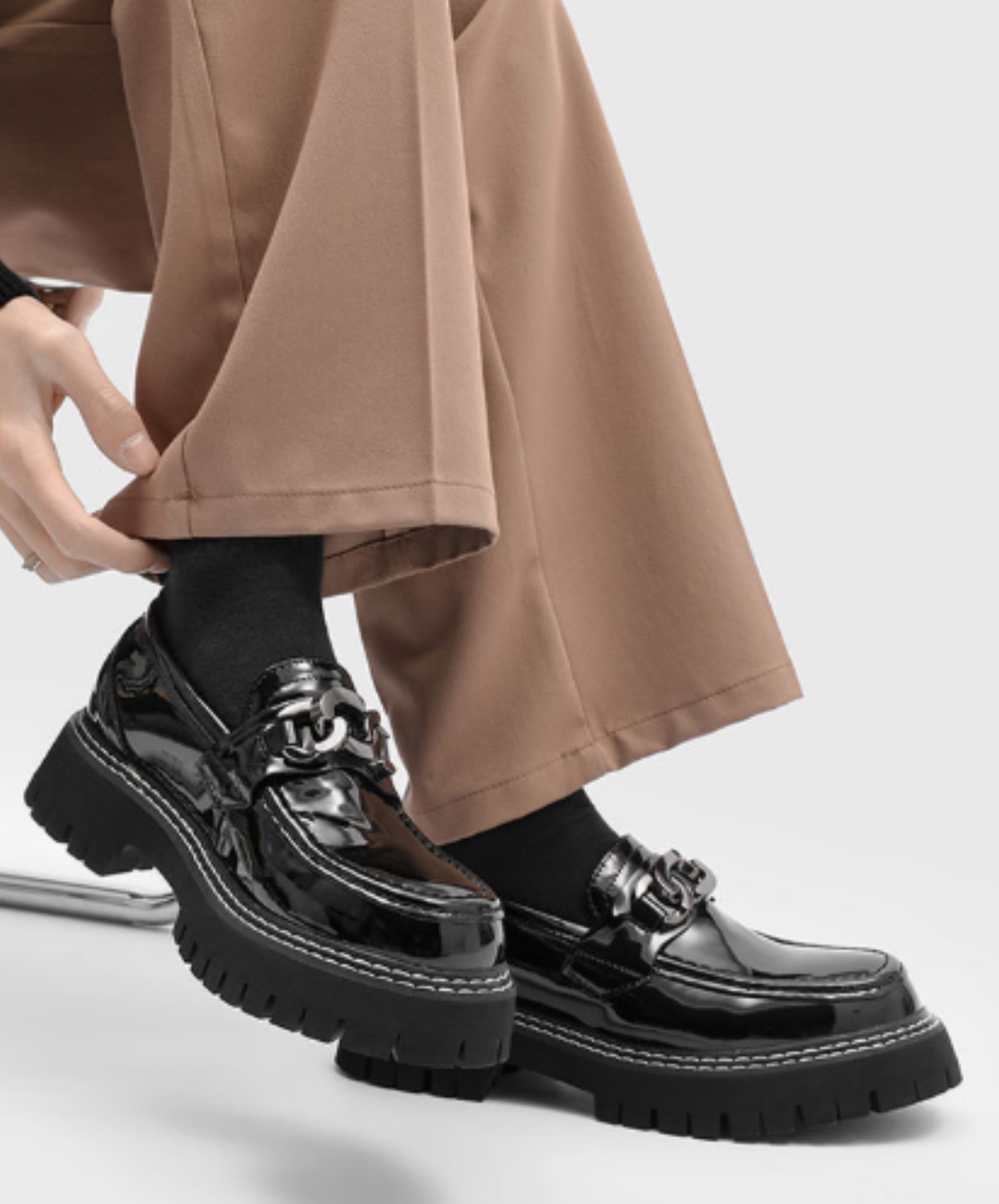 chunky chain enamel finish shoes EN3028