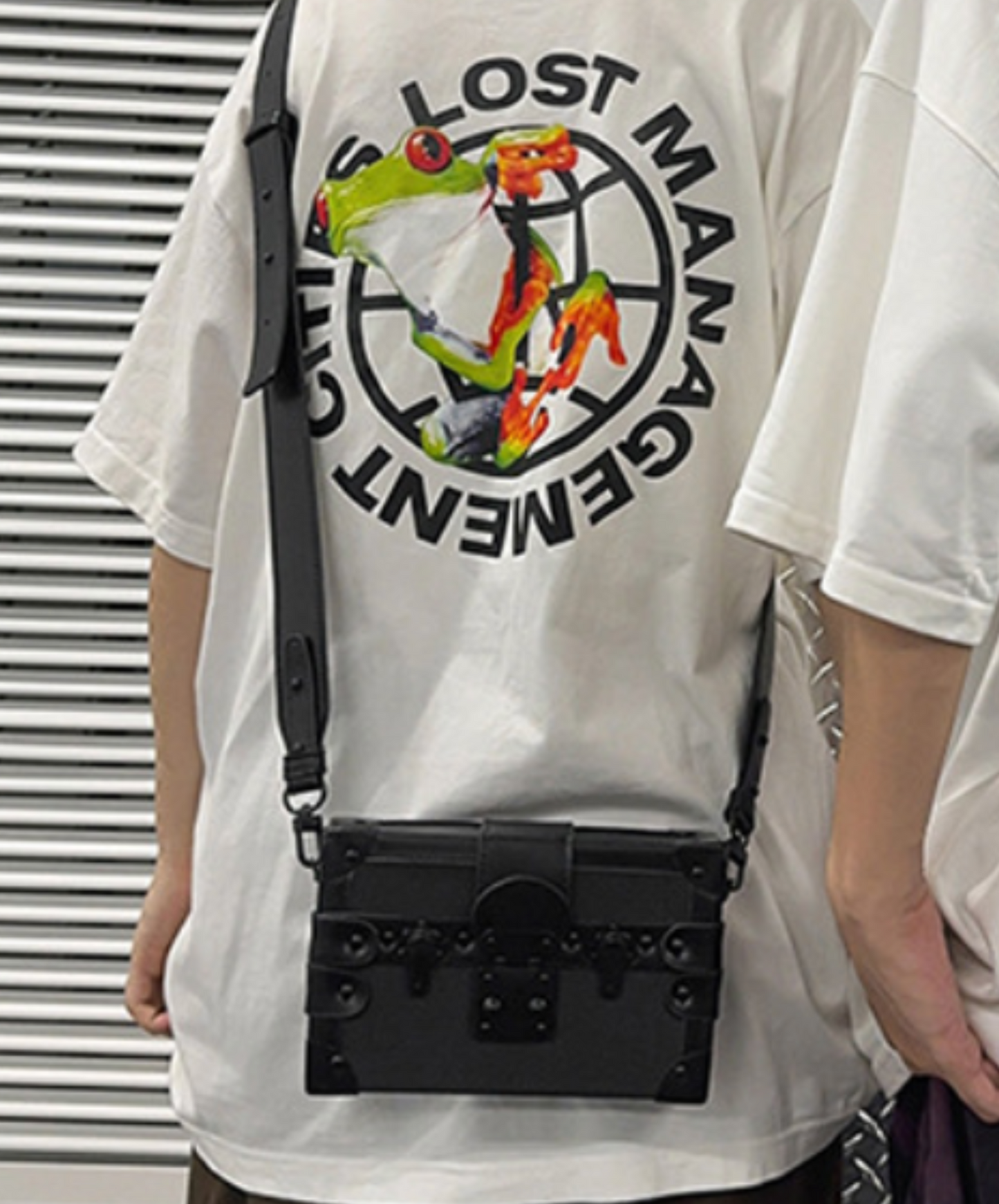 retro treasure chest design shoulder bag EN2131