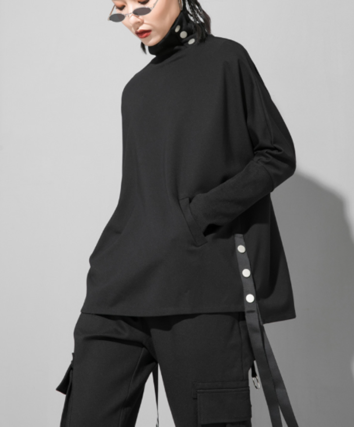 button-detail turtleneck sweatshirt EN3119