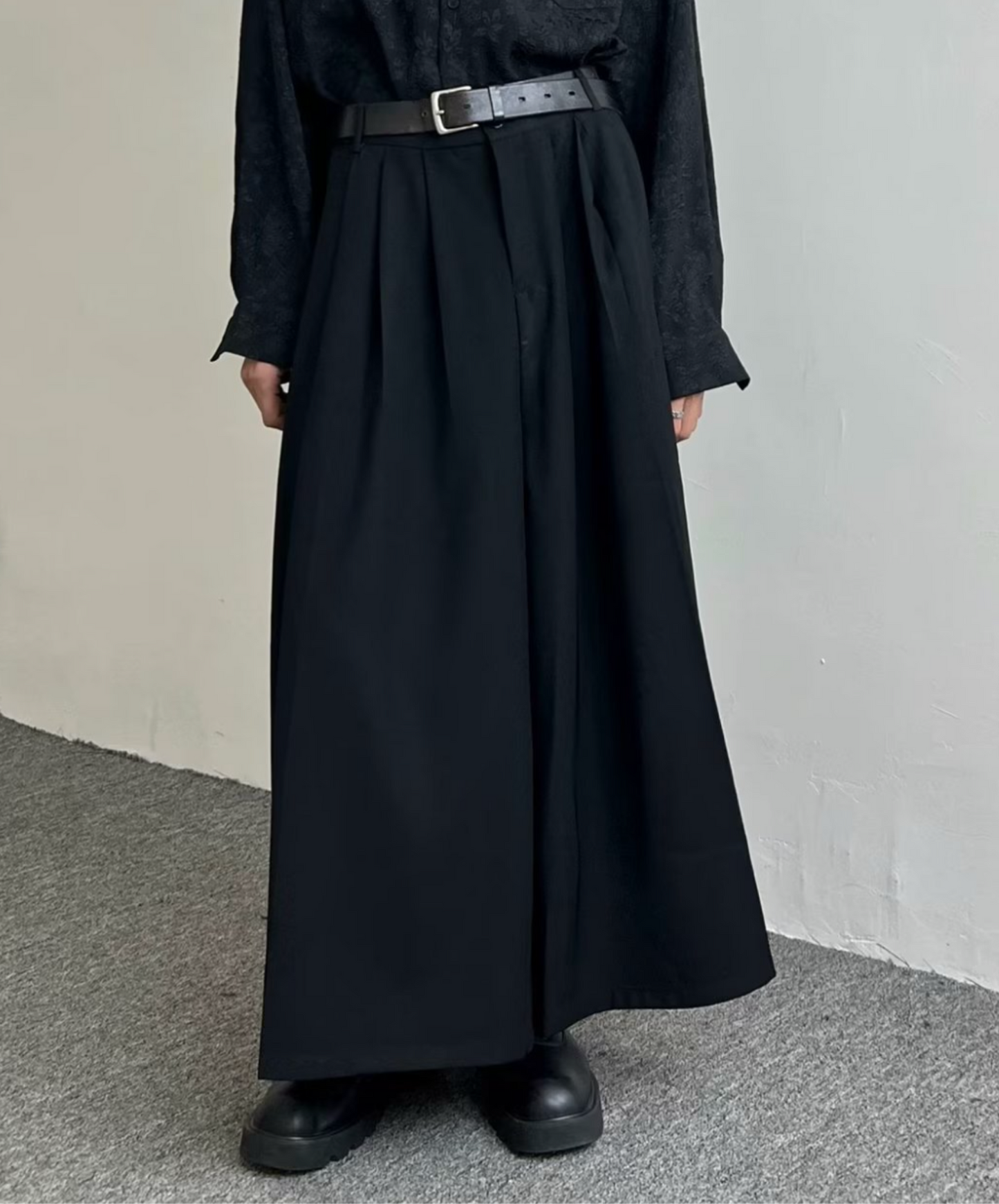 simple silhouette with tucks hakama pants EN2140