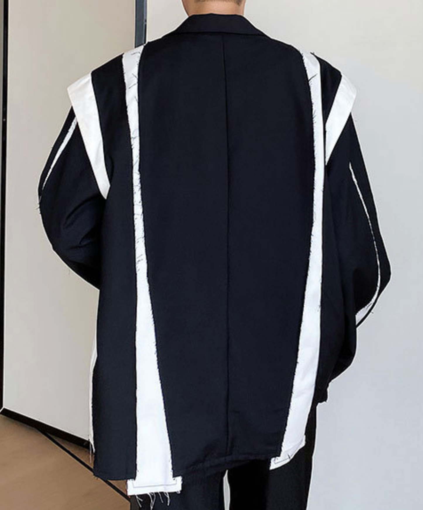 monotone patchwork with fuzzing jacket EN2695