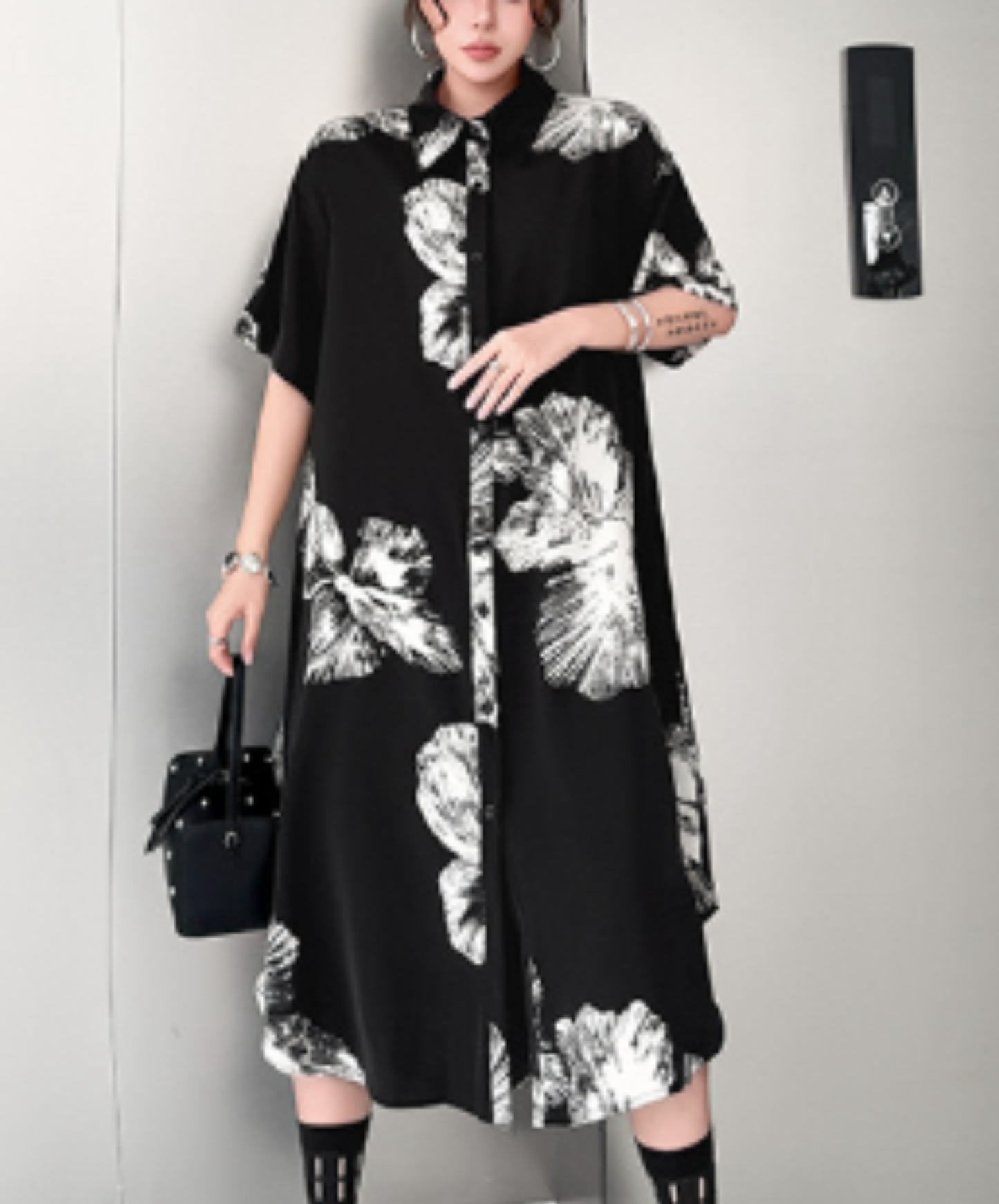 dark retro print relaxed fit long shirt EN2986