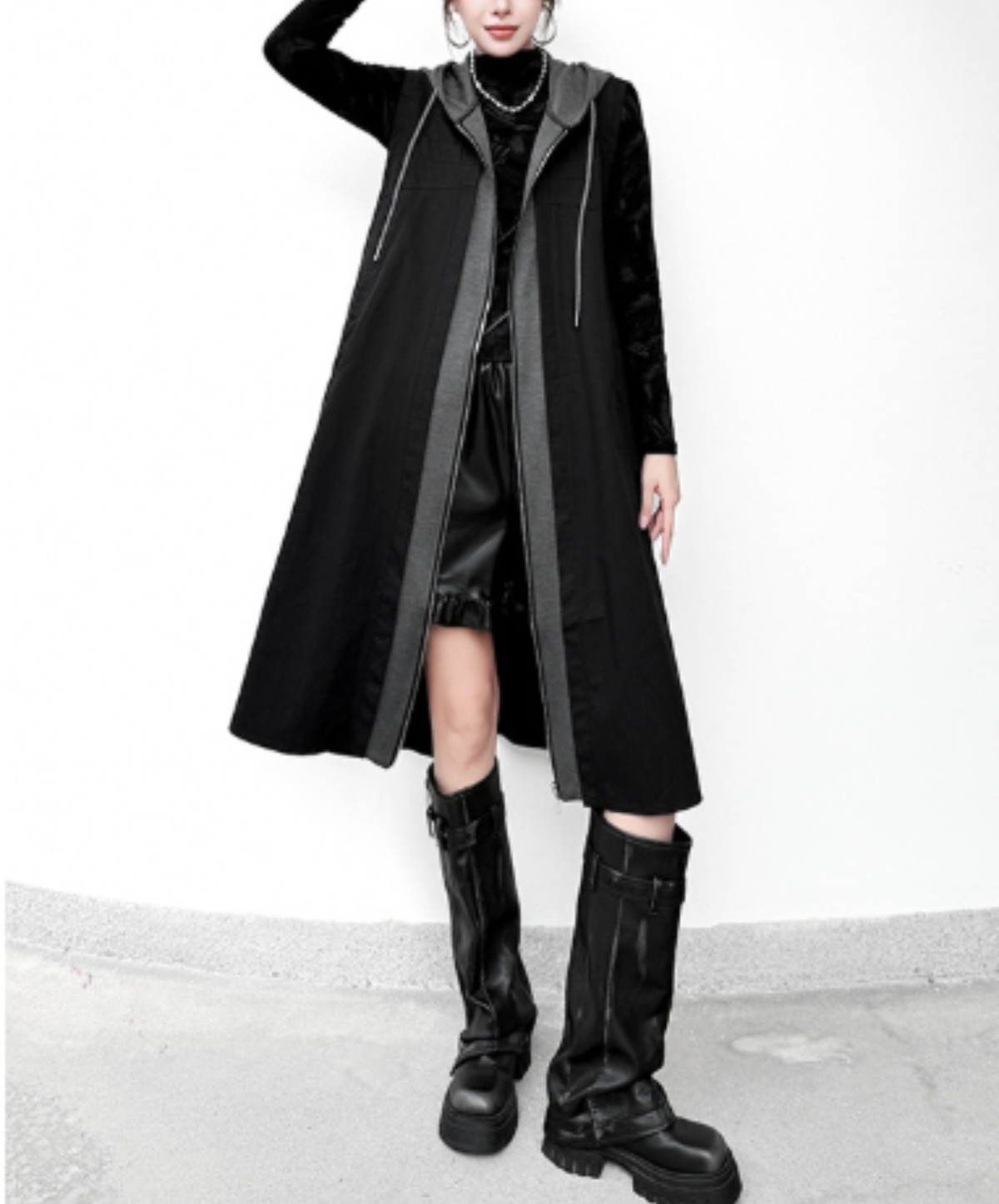hooded design with layered-look paneling vest  EN3178