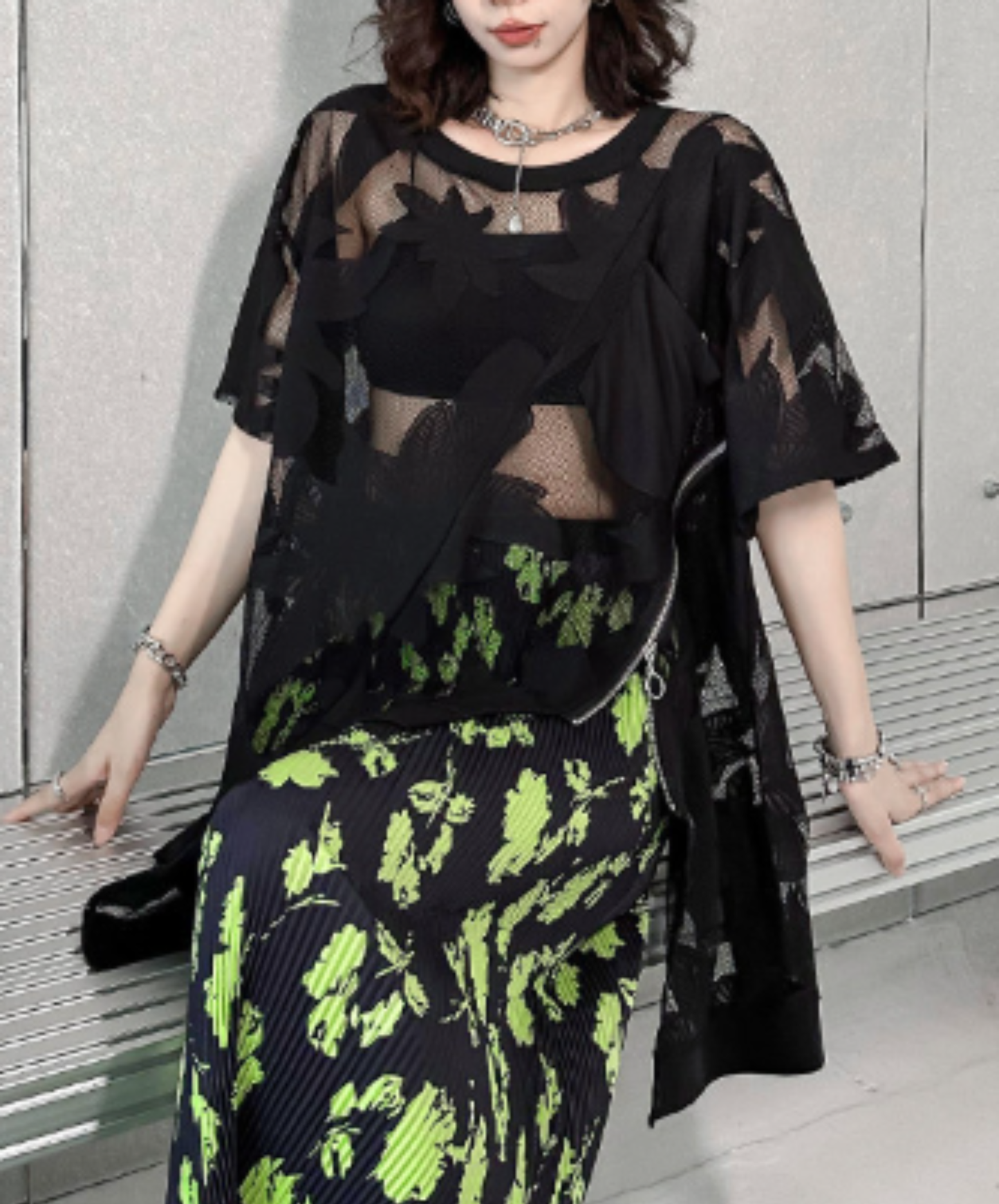 dark heavy jacquard asymmetrical t-shirt EN2984