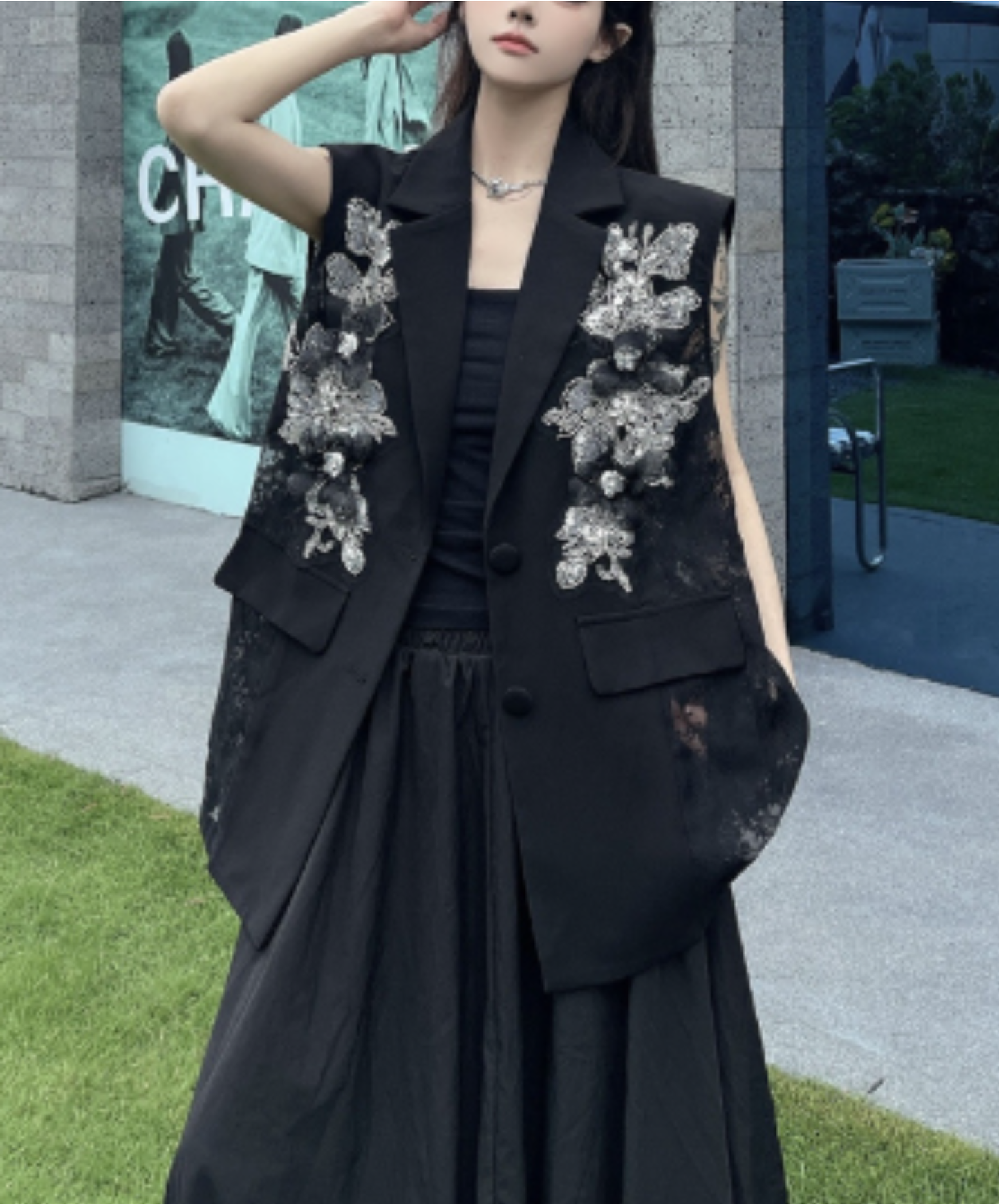embroidered lightweight lace vest EN2914