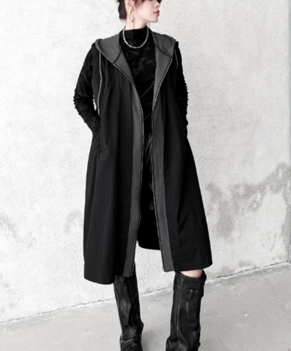 hooded design with layered-look paneling vest  EN3178