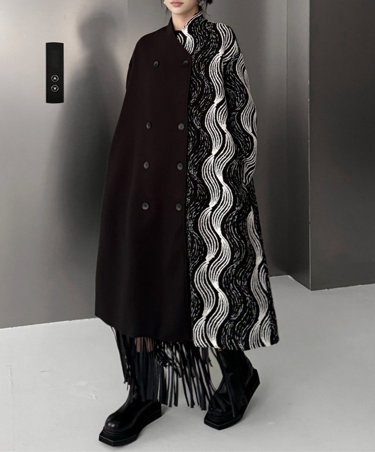 monotone wave design coat EN2574