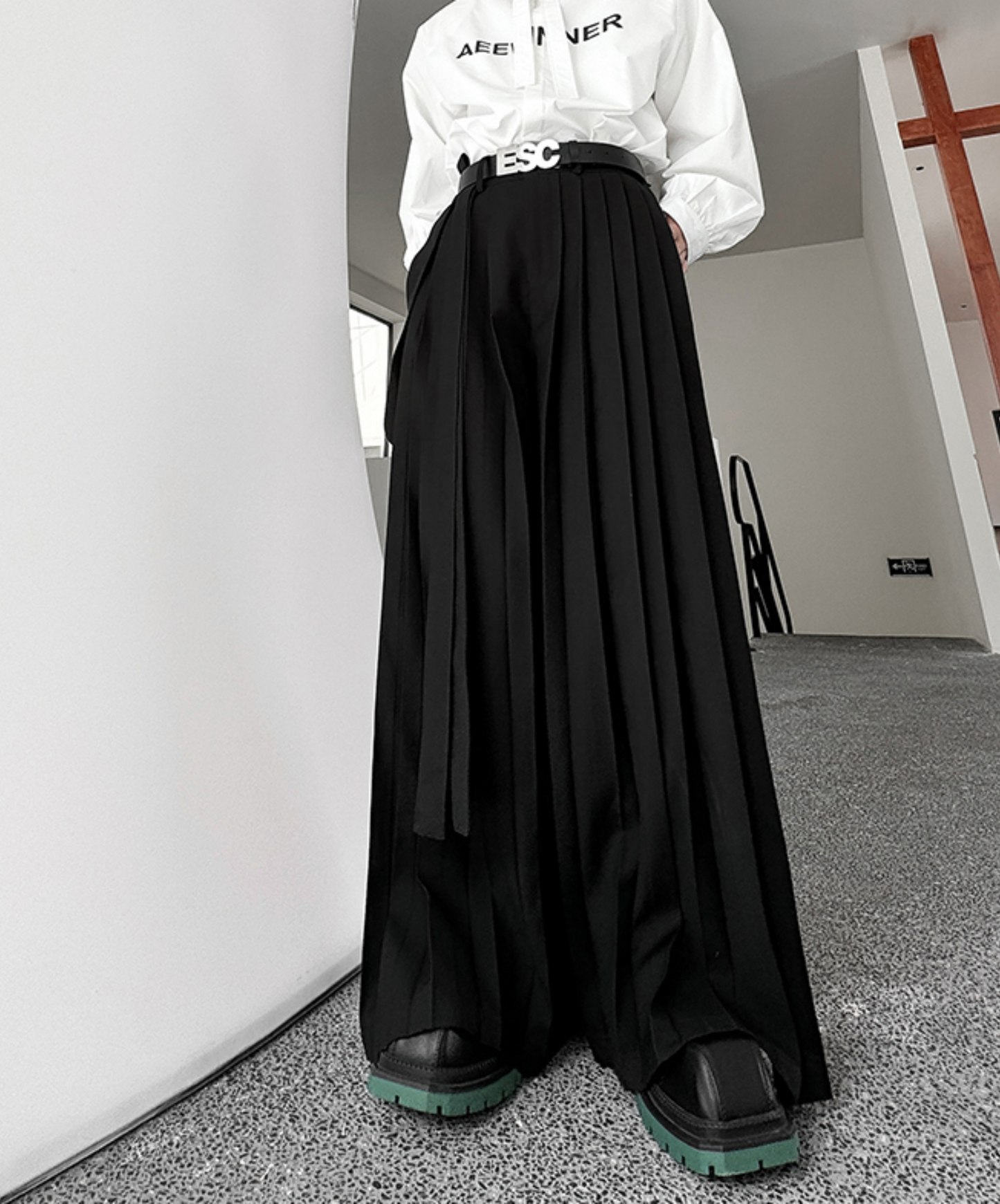 dark pleated wide pants EN1880