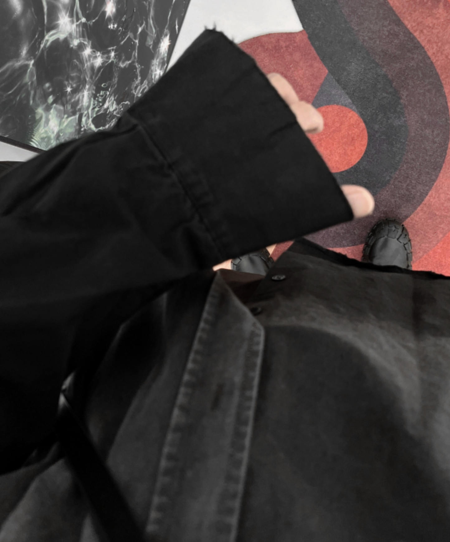 dark faded, distressed design shirt EN2765