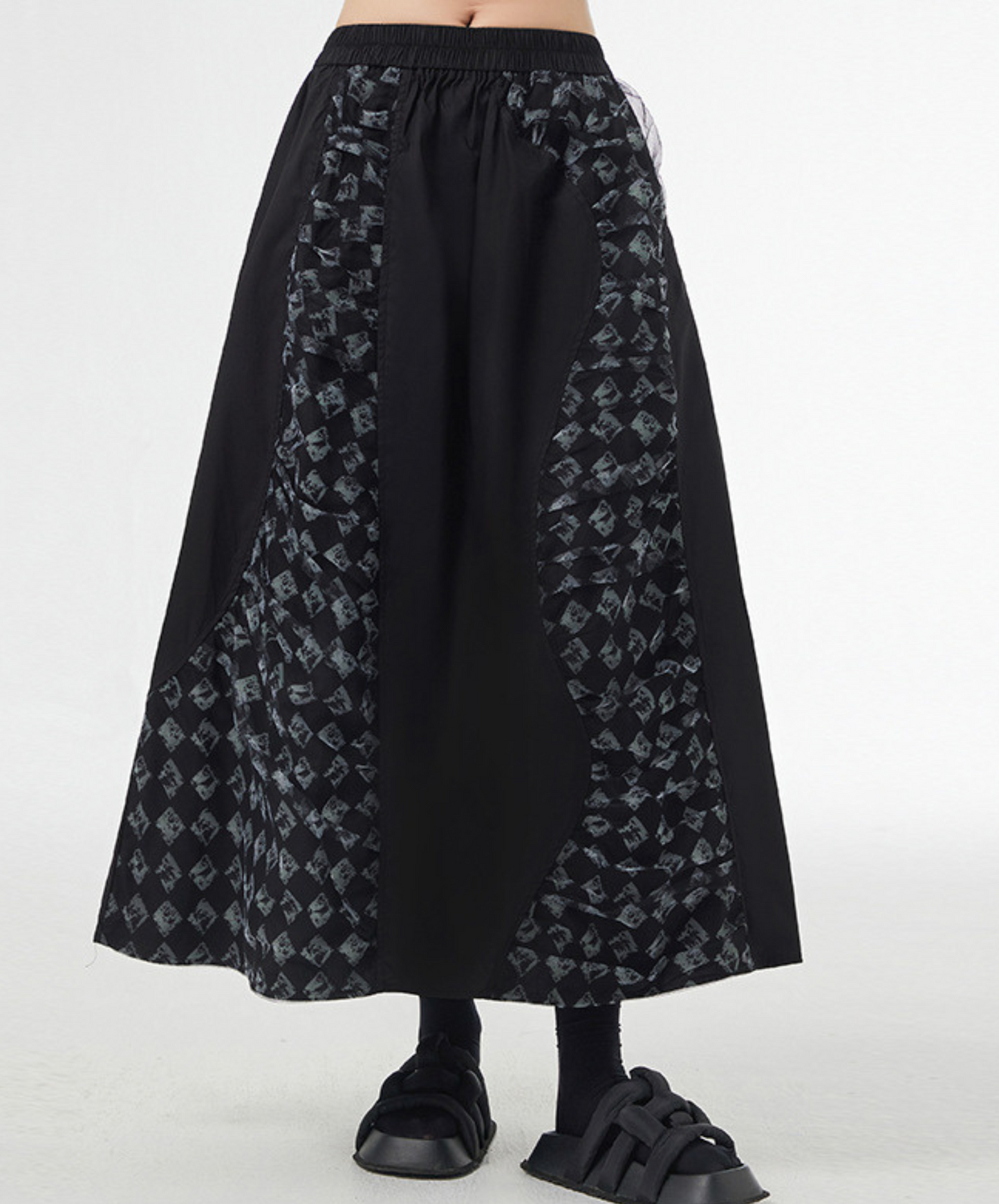 dark monotone design skirt EN1087