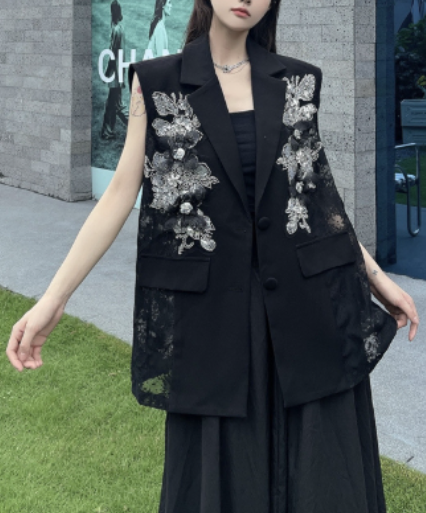 embroidered lightweight lace vest EN2914