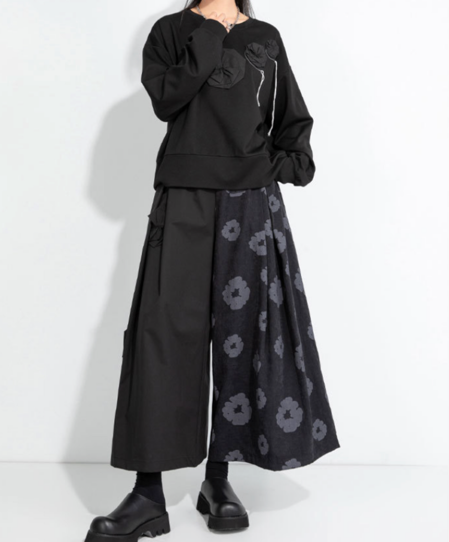 floral motif 3/4 length pants EN2487