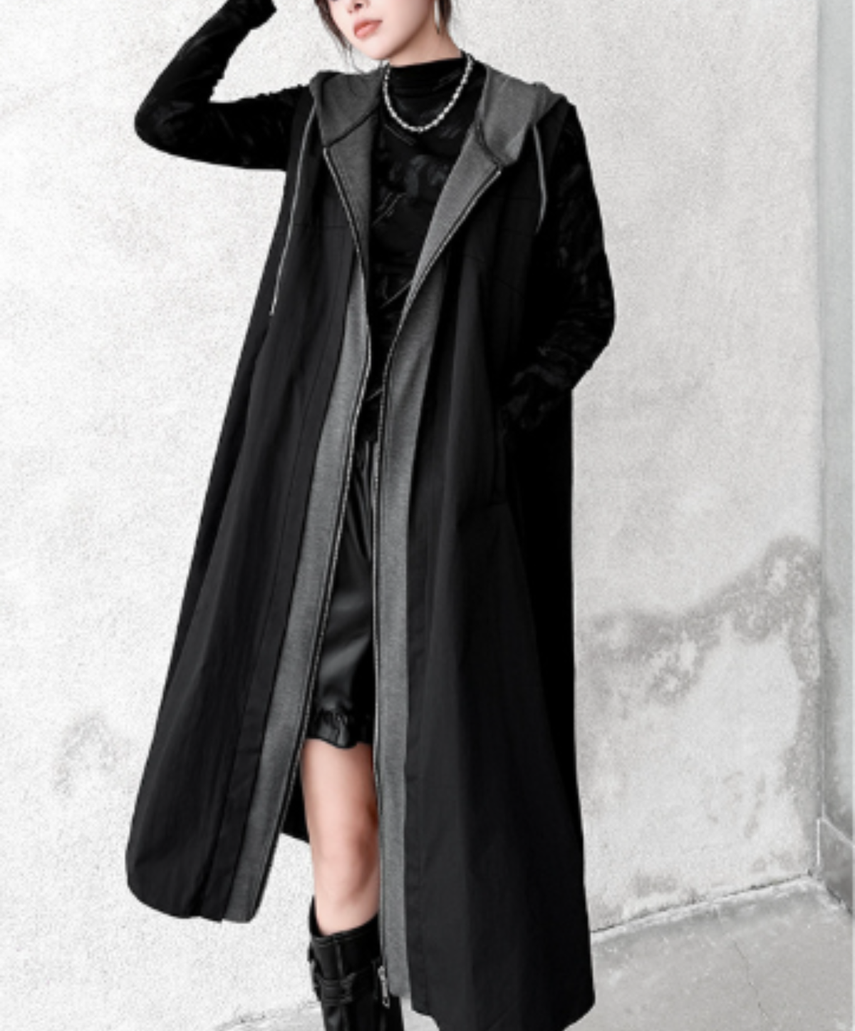 hooded design with layered-look paneling vest  EN3178