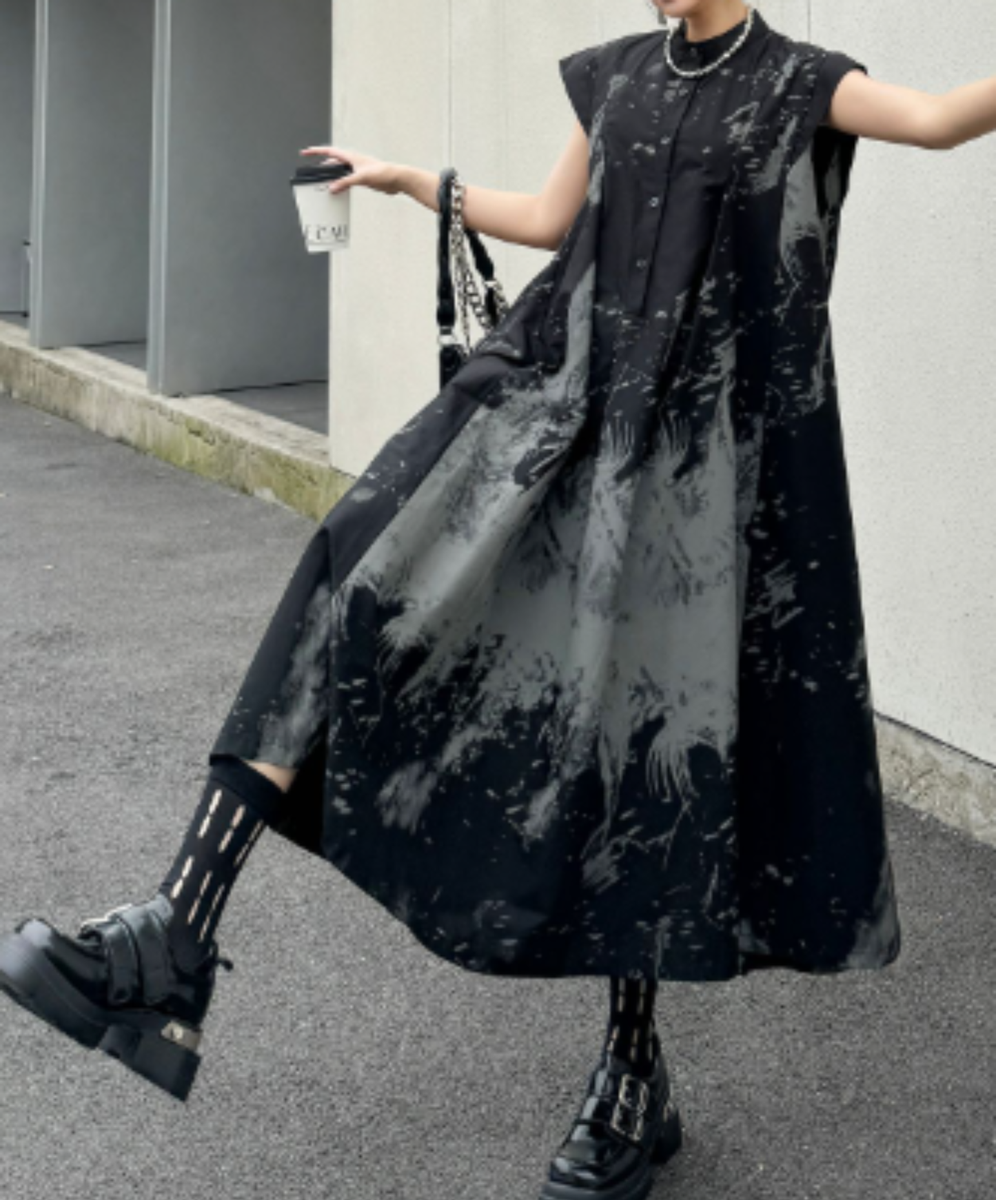 dark retro-print sleeveless top long shirt EN3103