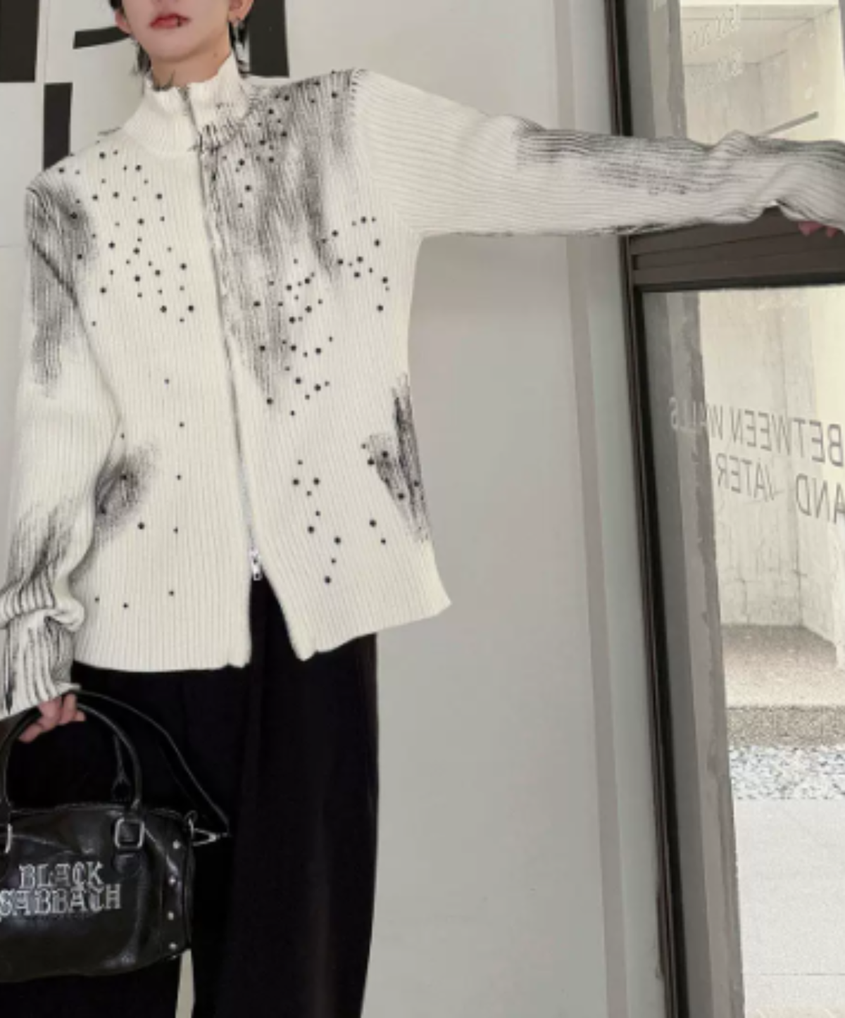 zip-up with a gradient pattern sweater EN3243