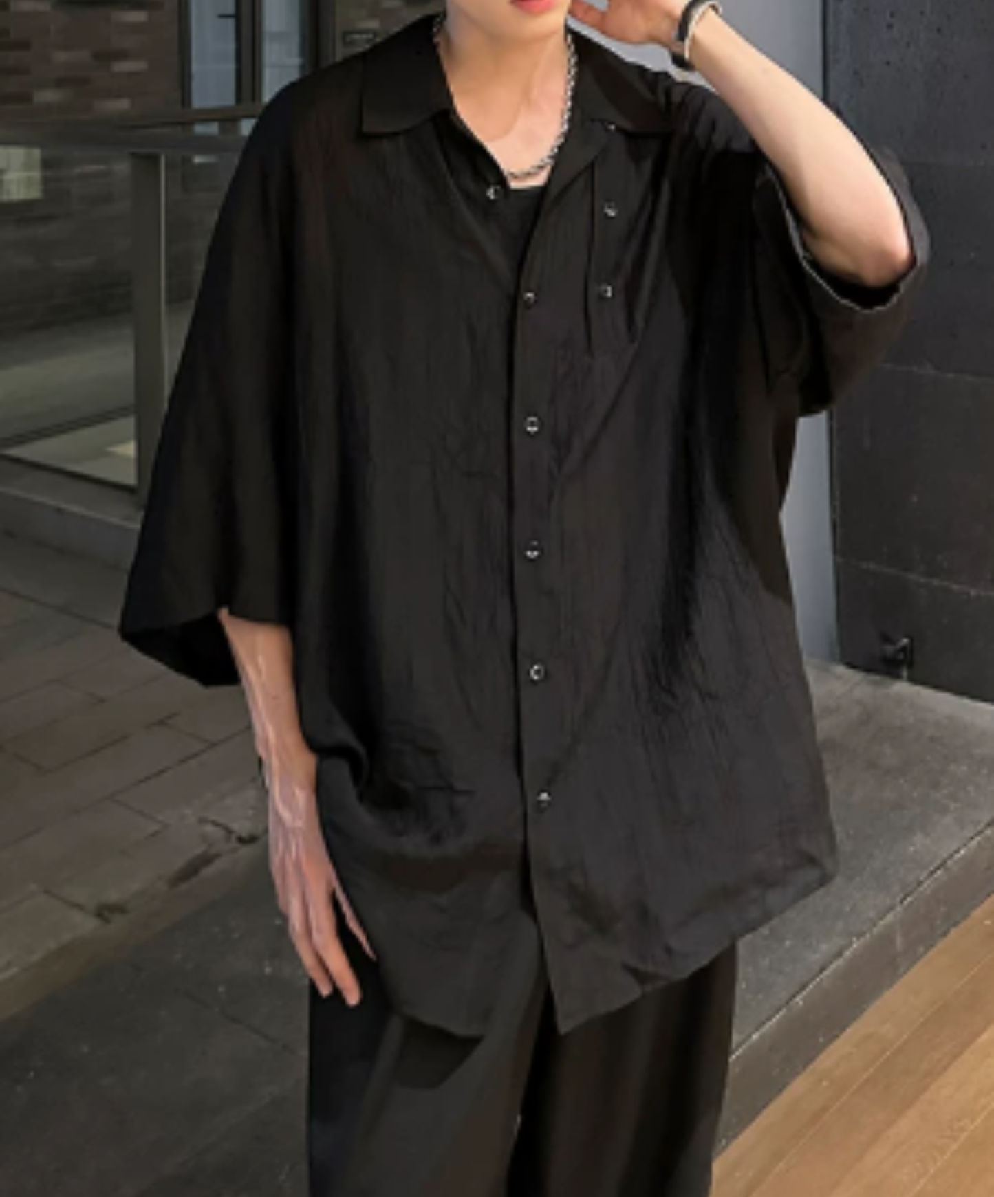 lightweight, silk-like, three-quarter sleeve shirt EN2953