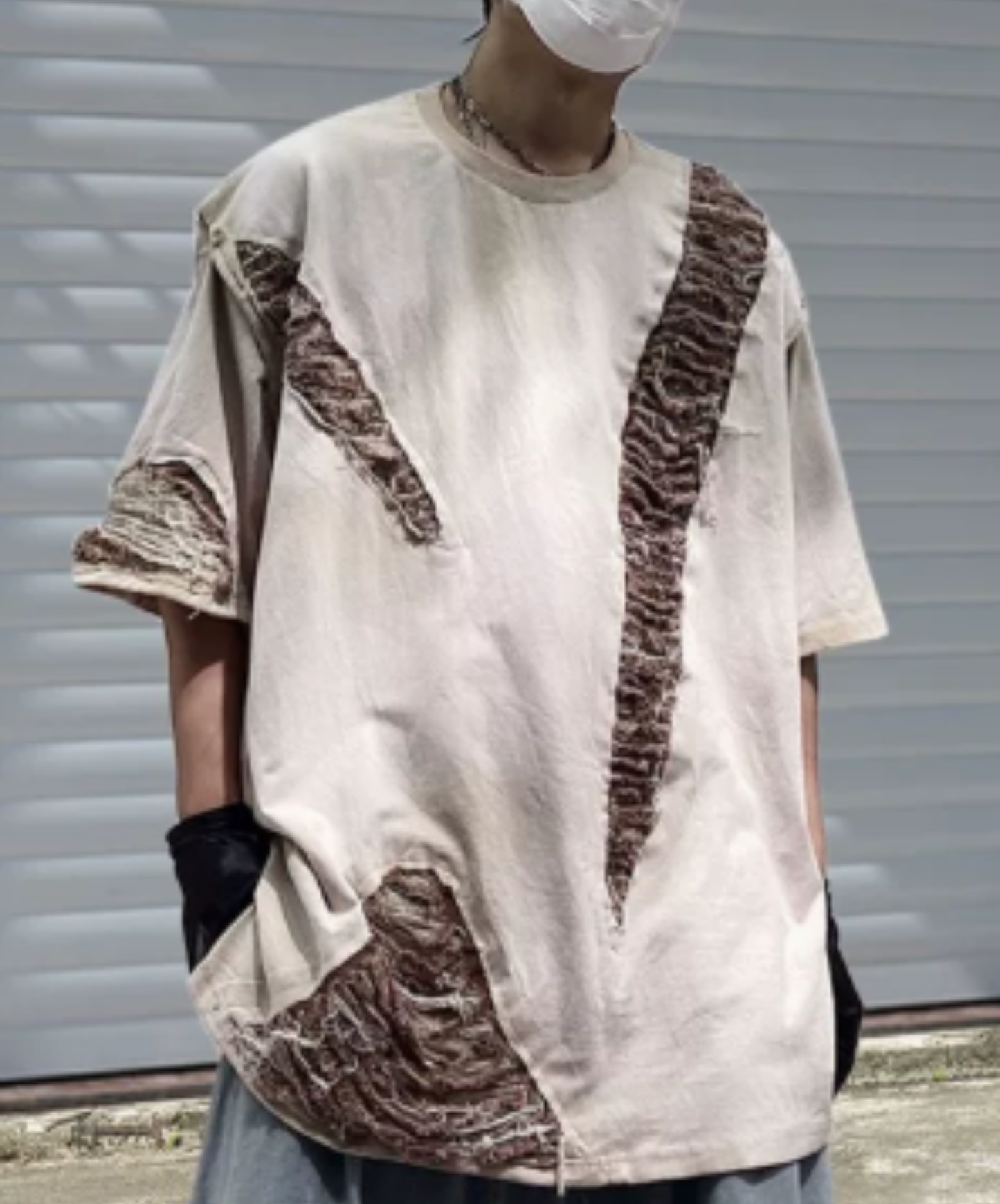 2-way crew neck distressed finish t-shirt EN2937
