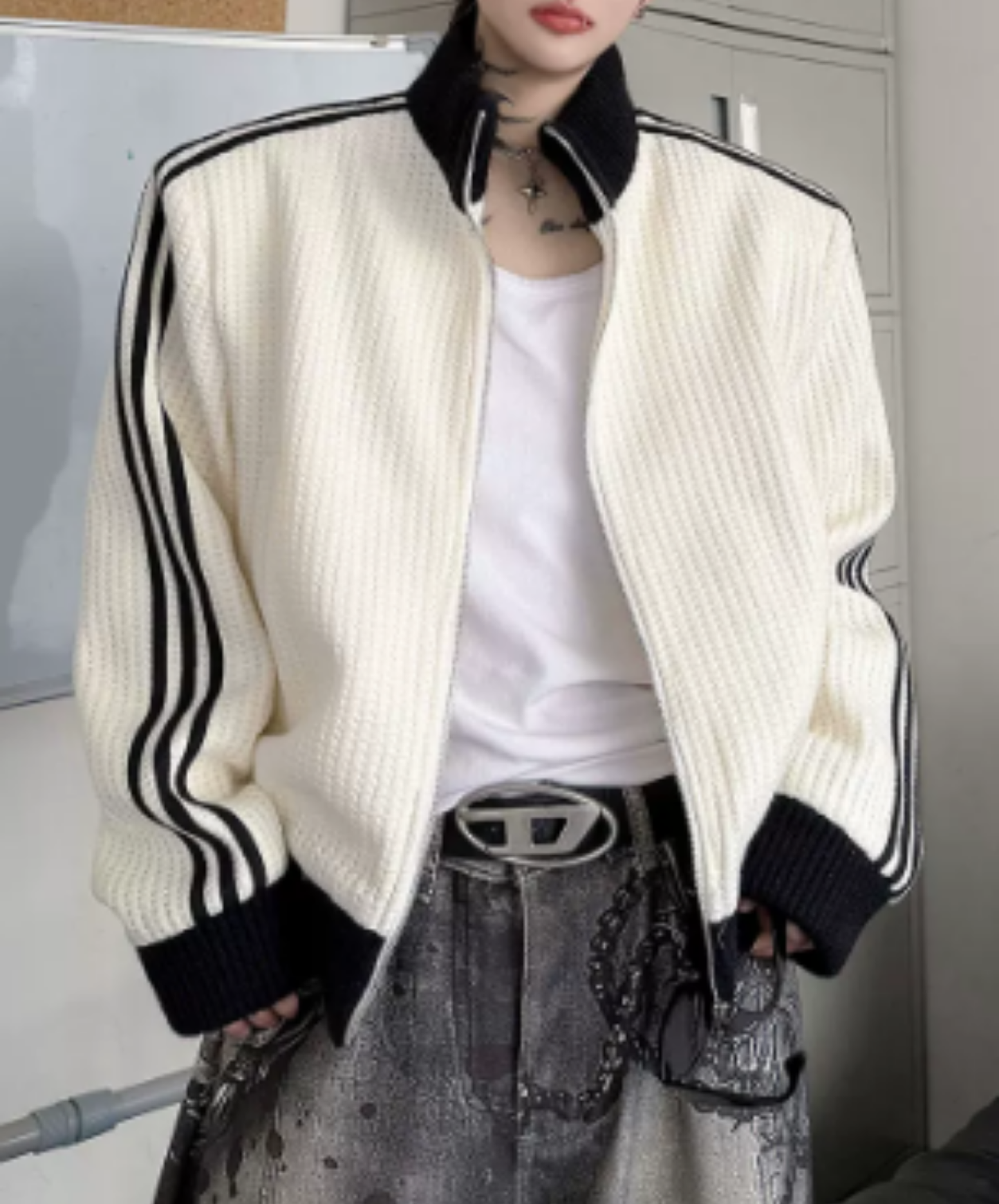 stand-collar sporty style with side stripes jacket EN3159