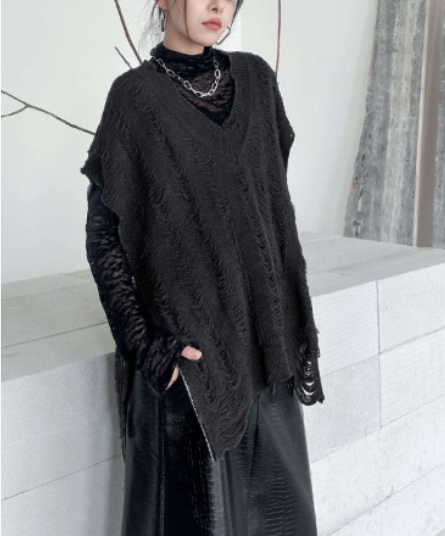 distressed v-neck sweater EN3122