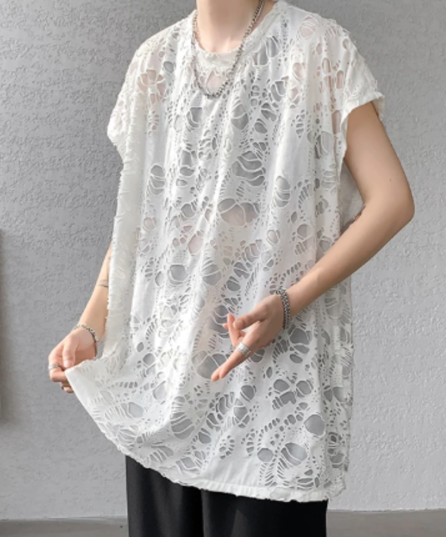 distressed finish, loose silhouette t-shirt EN2938