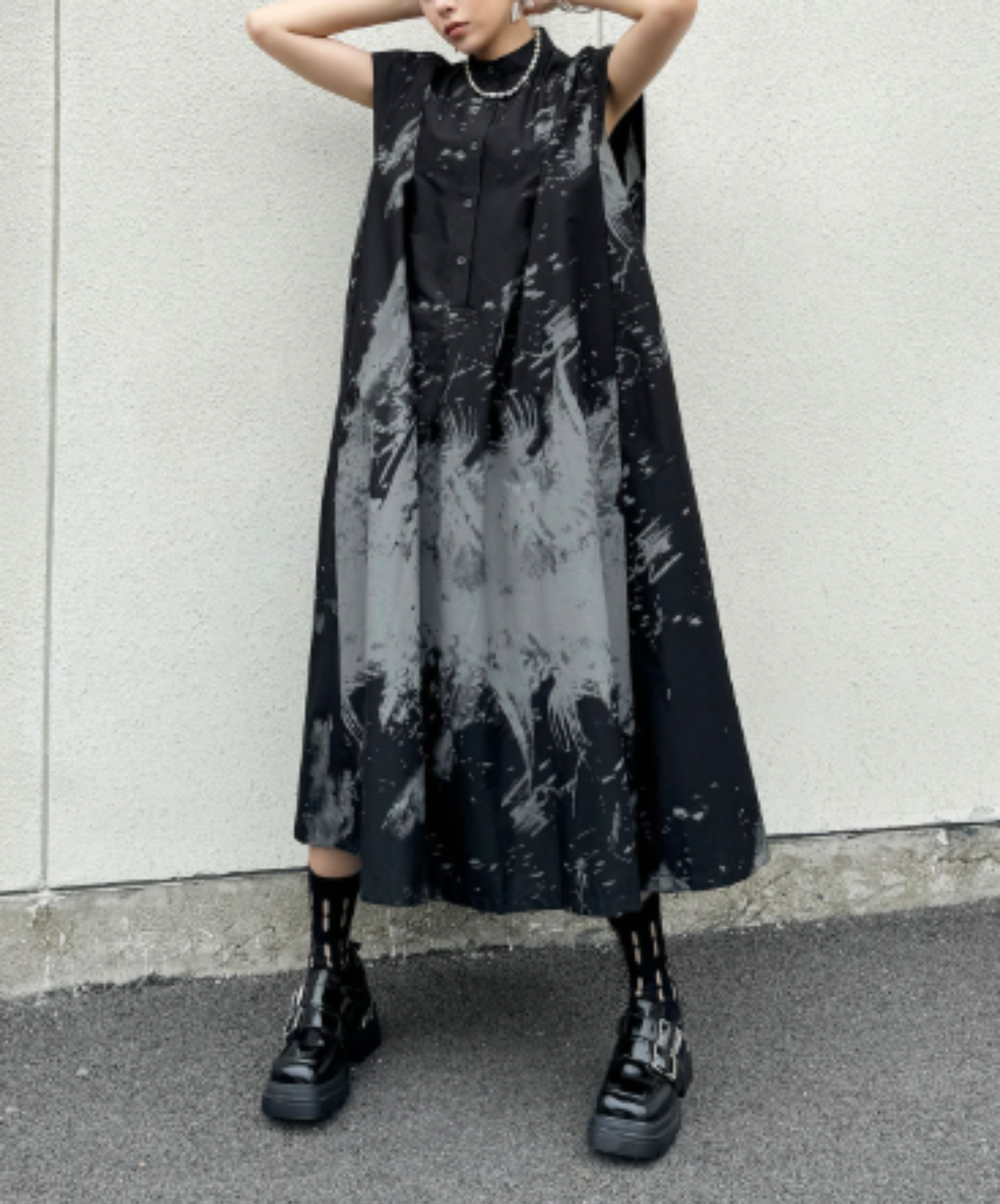 dark retro-print sleeveless top long shirt EN3103