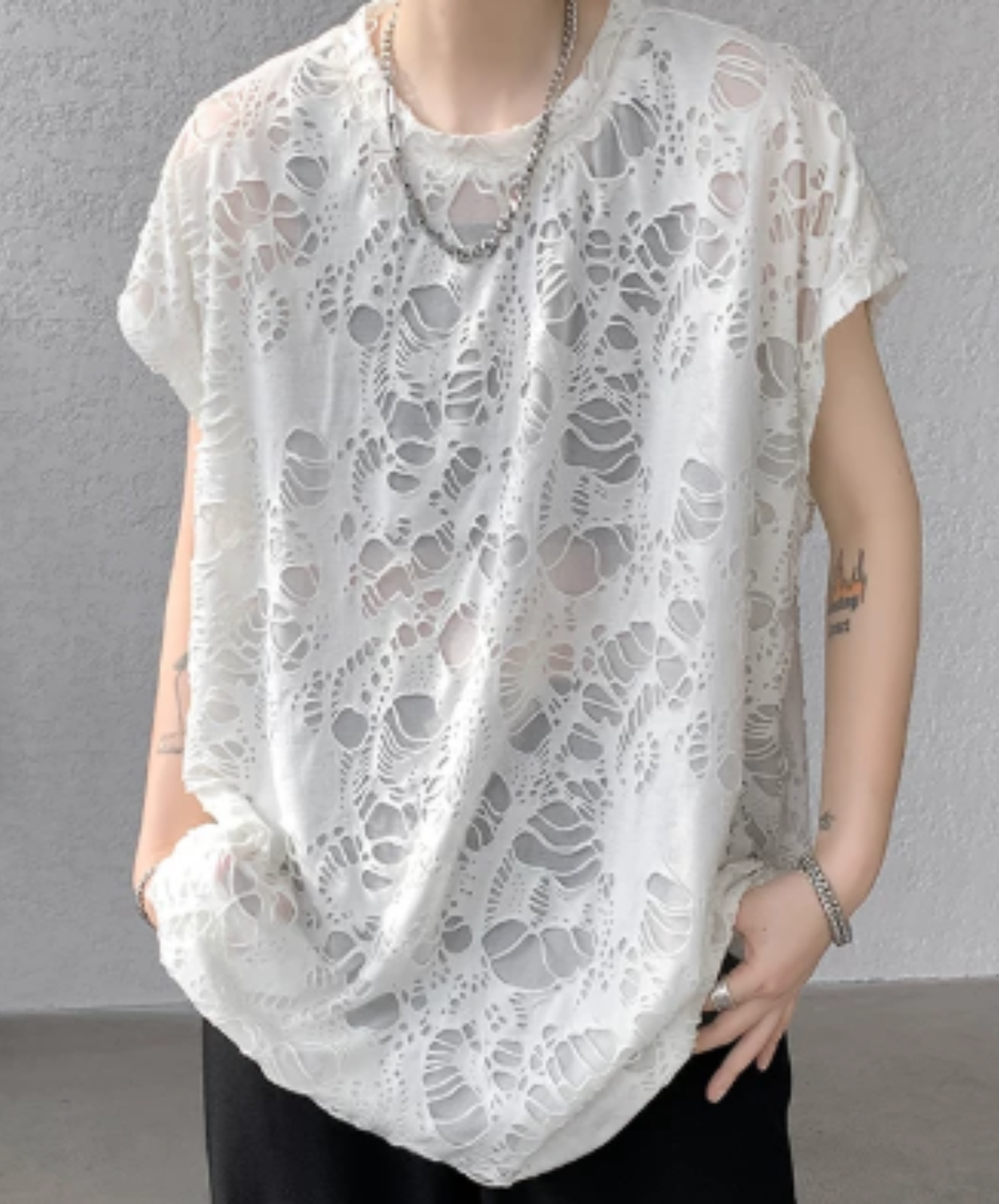 distressed finish, loose silhouette t-shirt EN2938