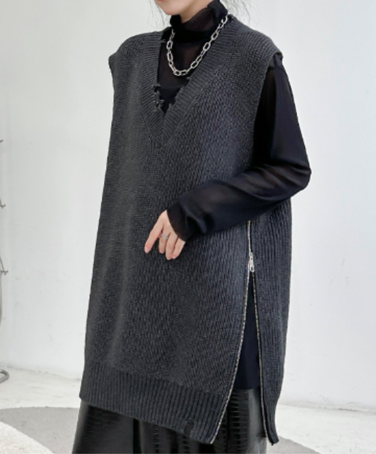 loose-fitting v-neck top side zips sweater EN3155