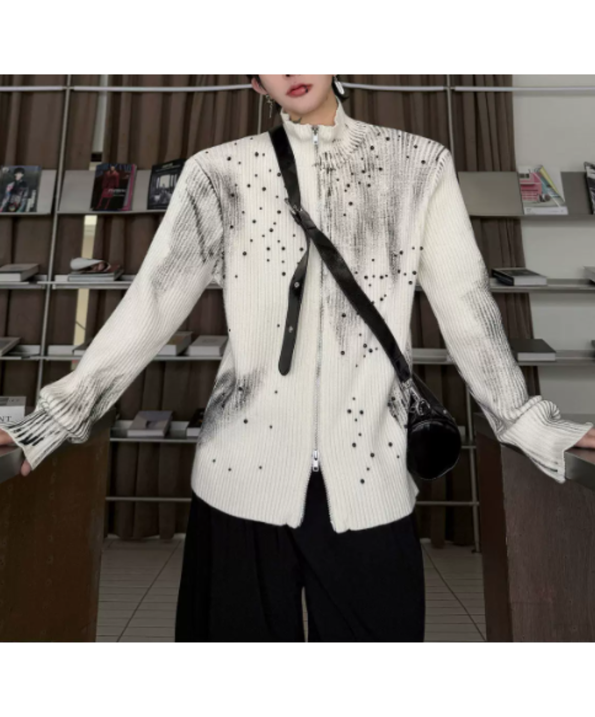 zip-up with a gradient pattern sweater EN3243