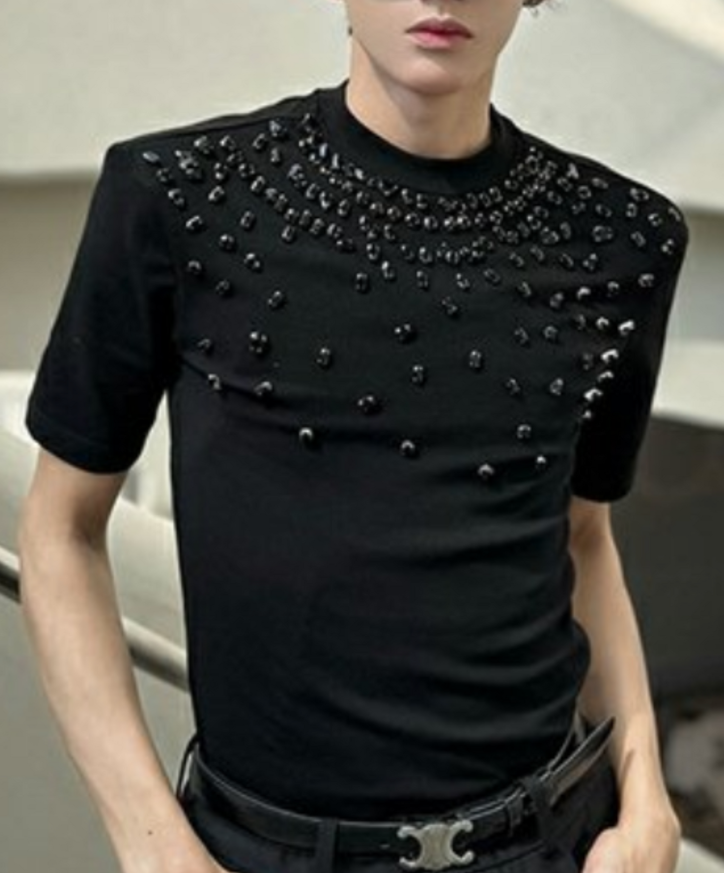 randomly decorated slim shoulder t-shirt EN2069