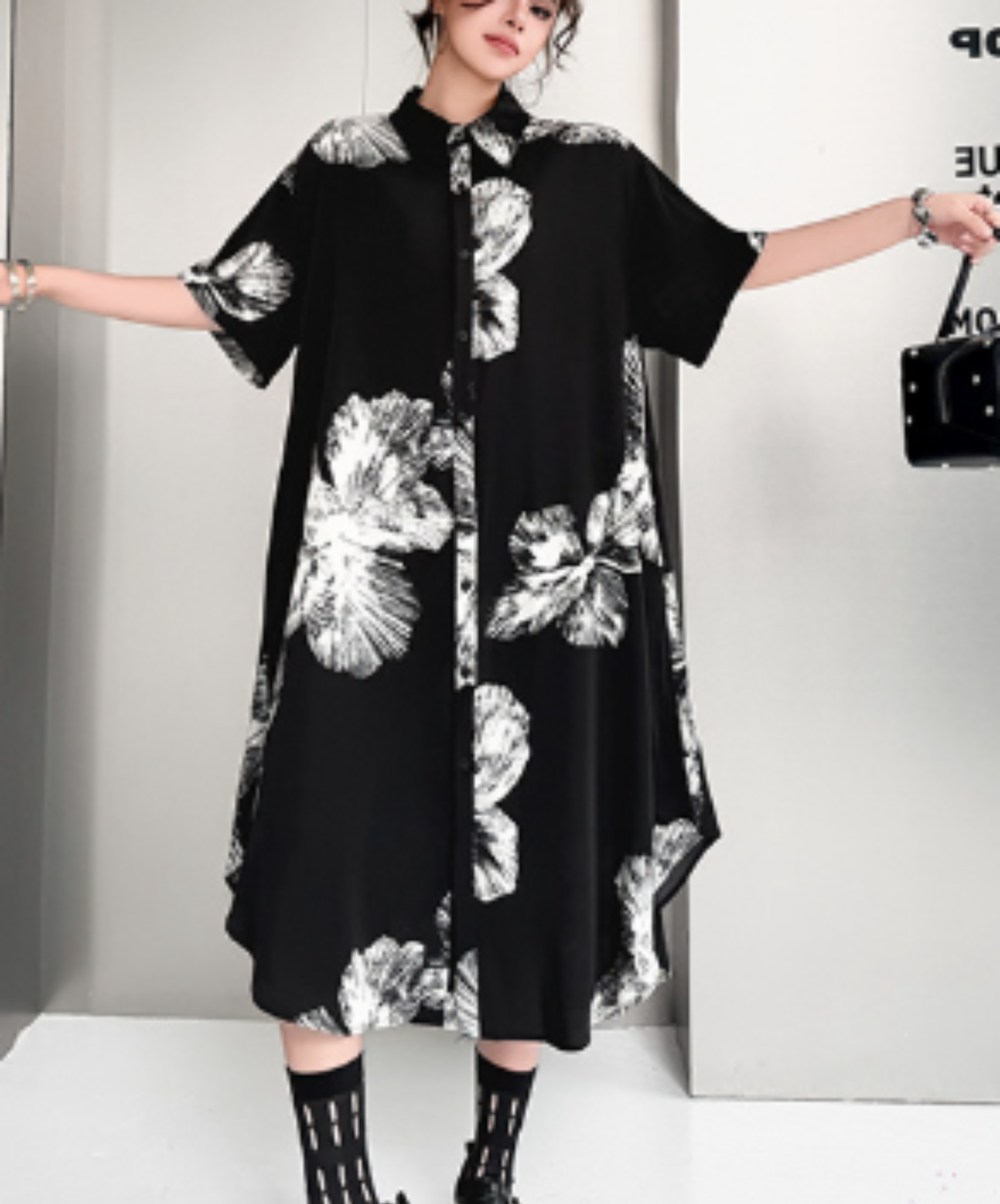 dark retro print relaxed fit long shirt EN2986