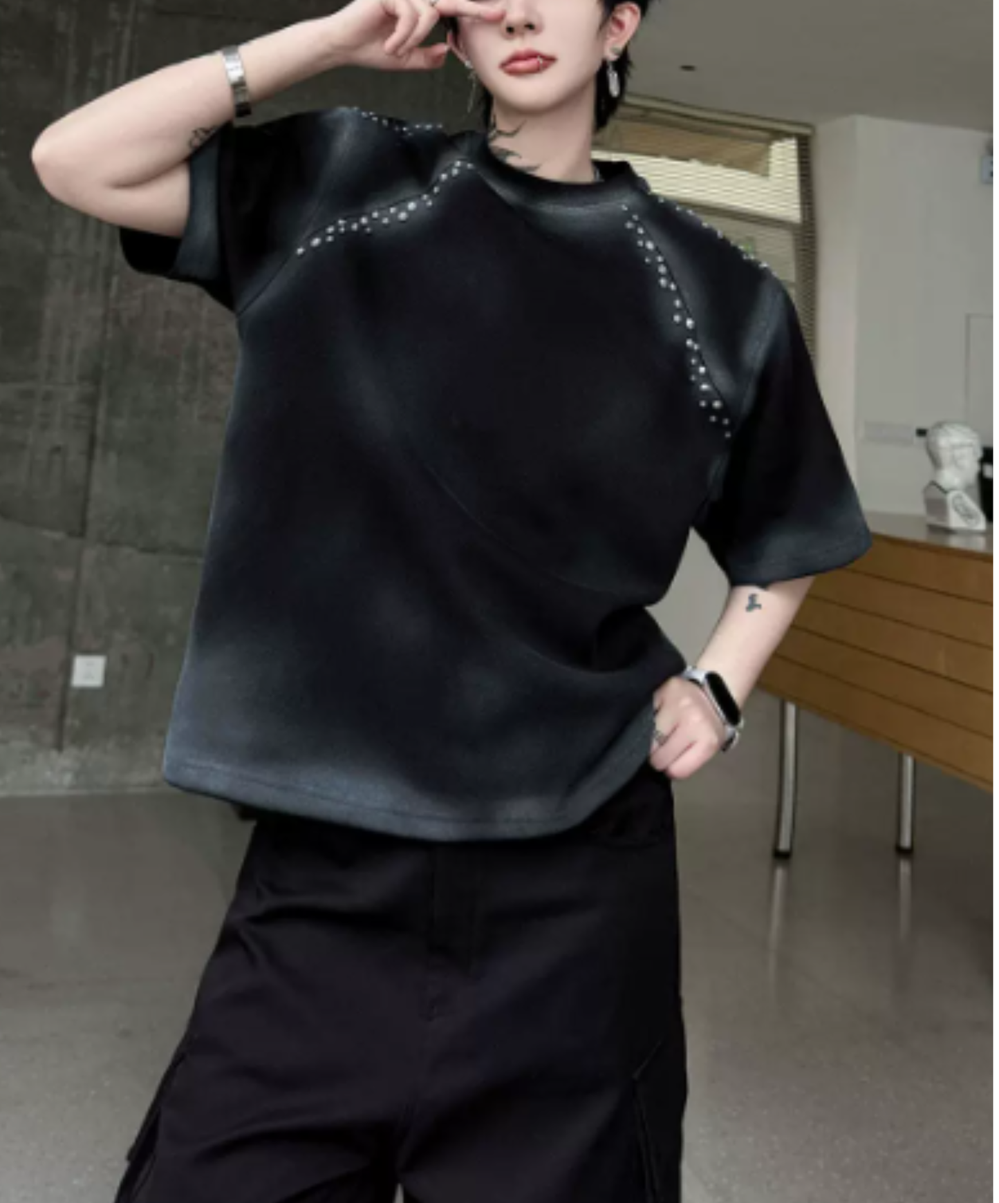 gradient with rivet decoration t-shirt EN2874
