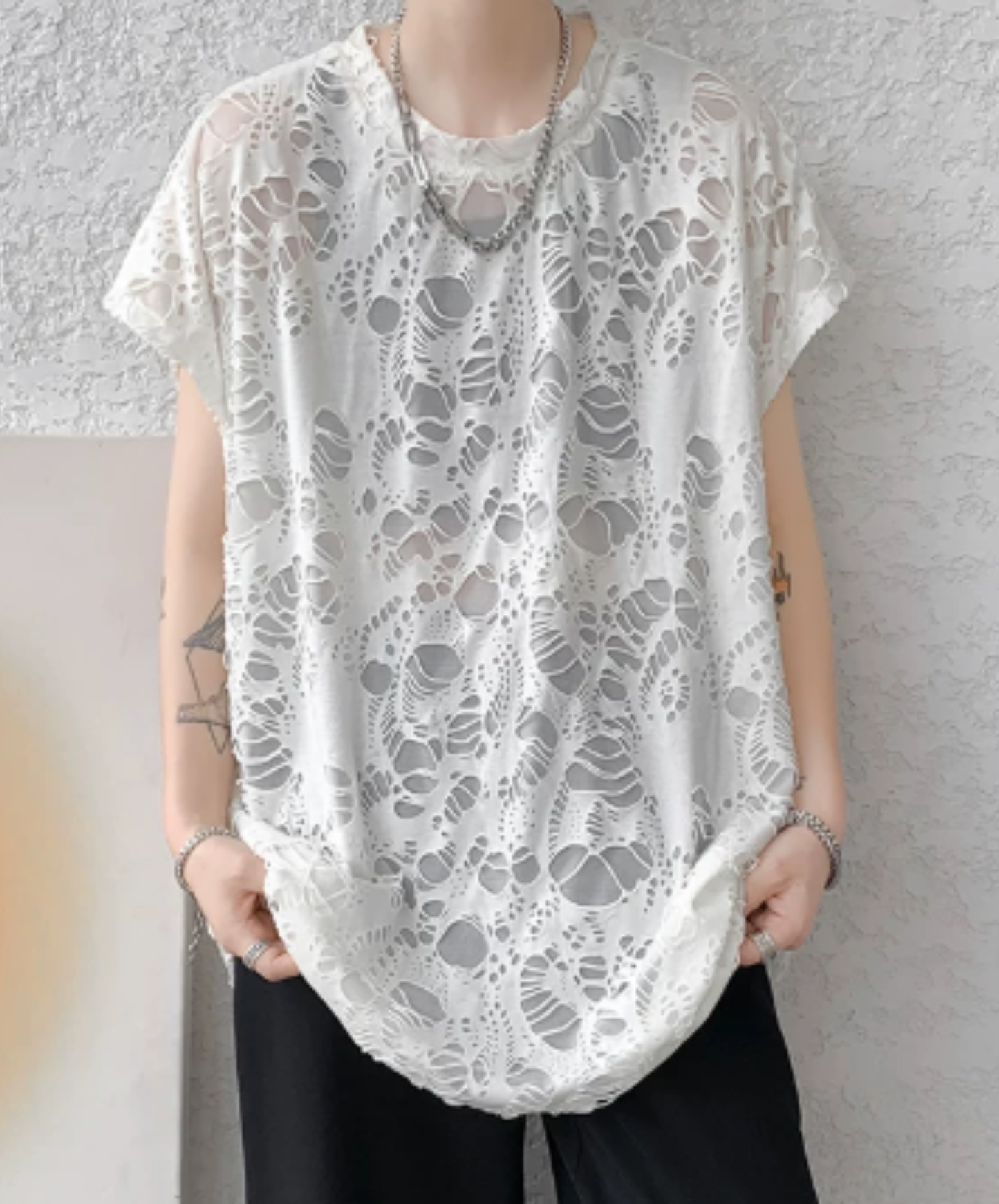 distressed finish, loose silhouette t-shirt EN2938