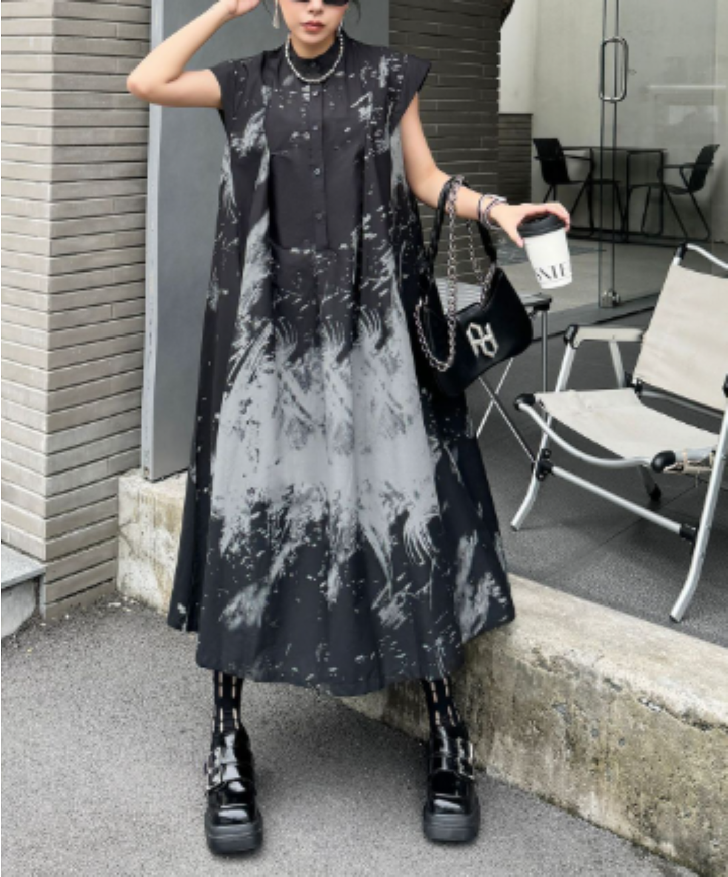 dark retro-print sleeveless top long shirt EN3103