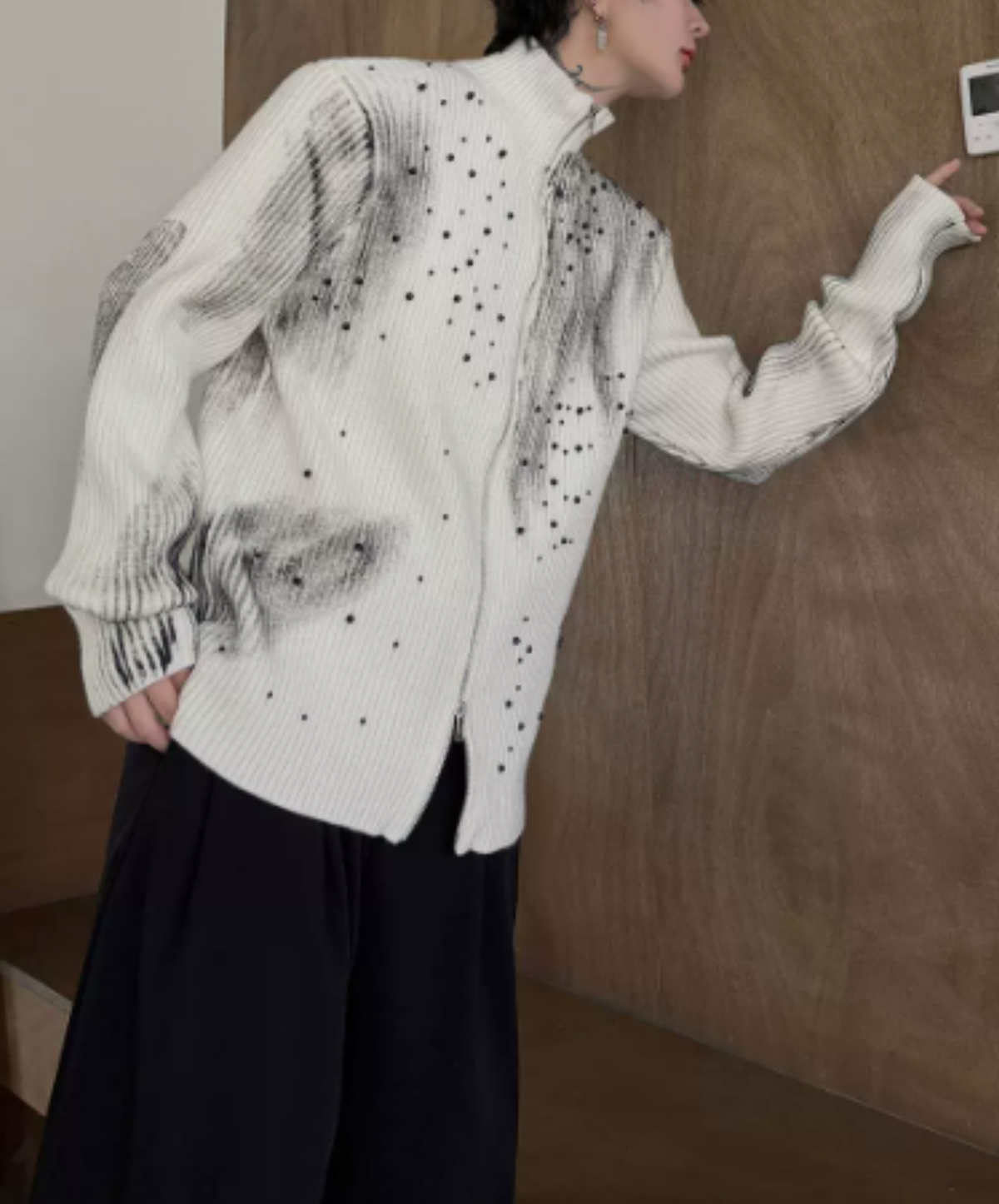zip-up with a gradient pattern sweater EN3243