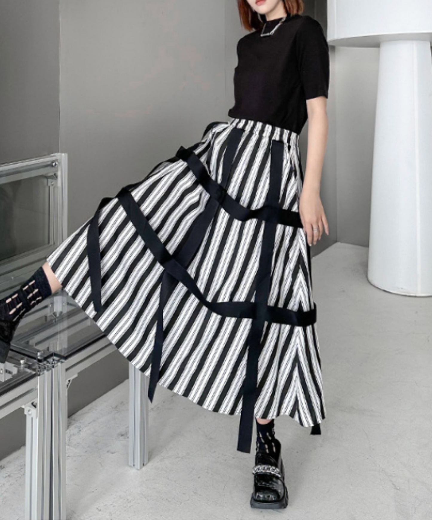 wide belt with decorative stripes skirt EN2839