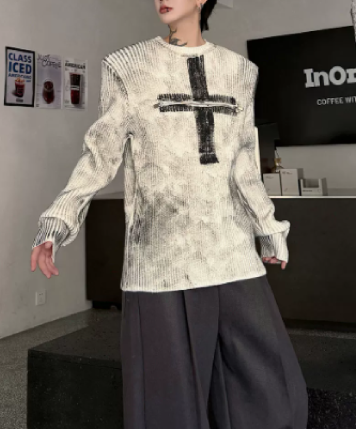 front-motif zip design sweater EN3242