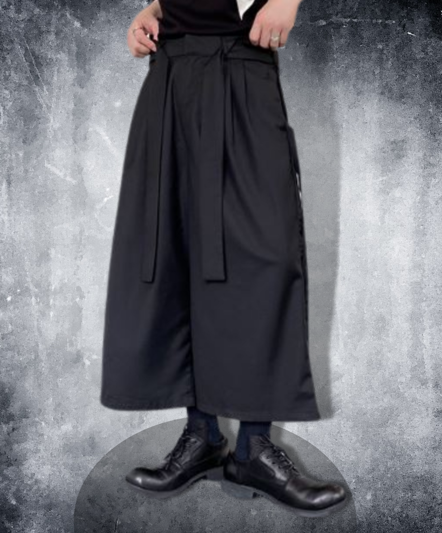 dark cropped hakama pants EN976