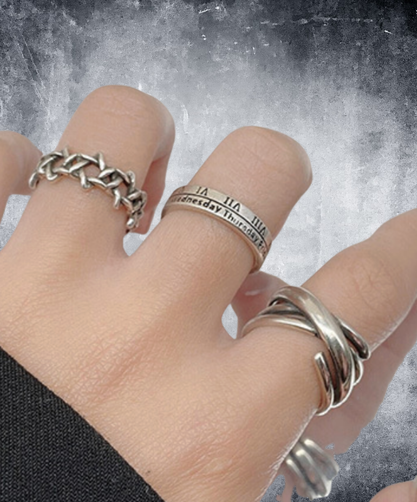 stars, crosses, and engravings ring EN2772