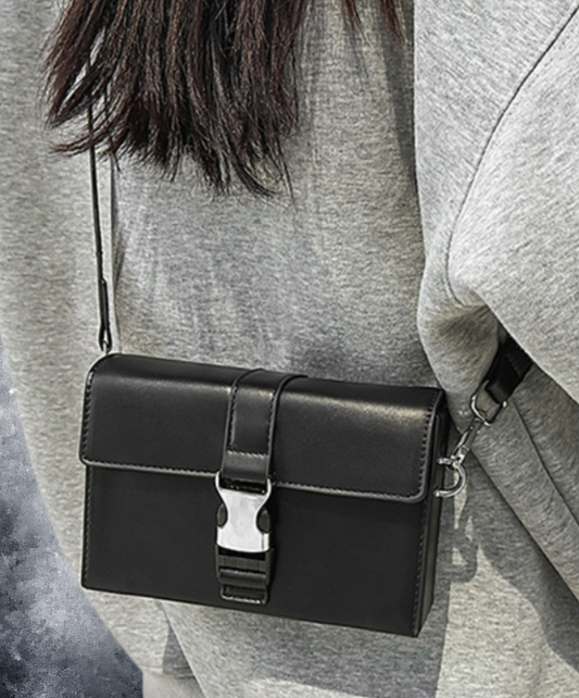 metal buckle square shoulder bag EN2103
