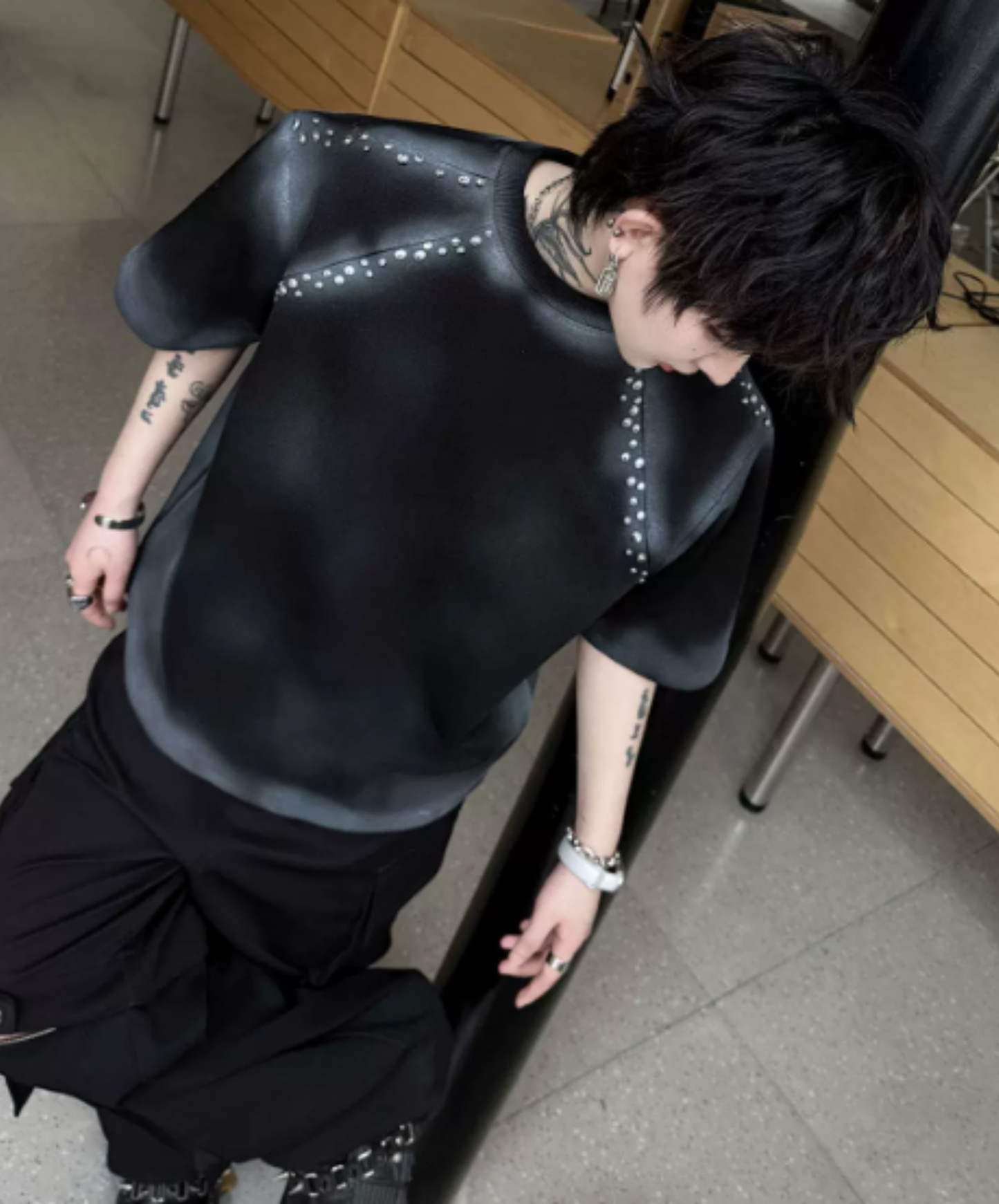 gradient with rivet decoration t-shirt EN2874