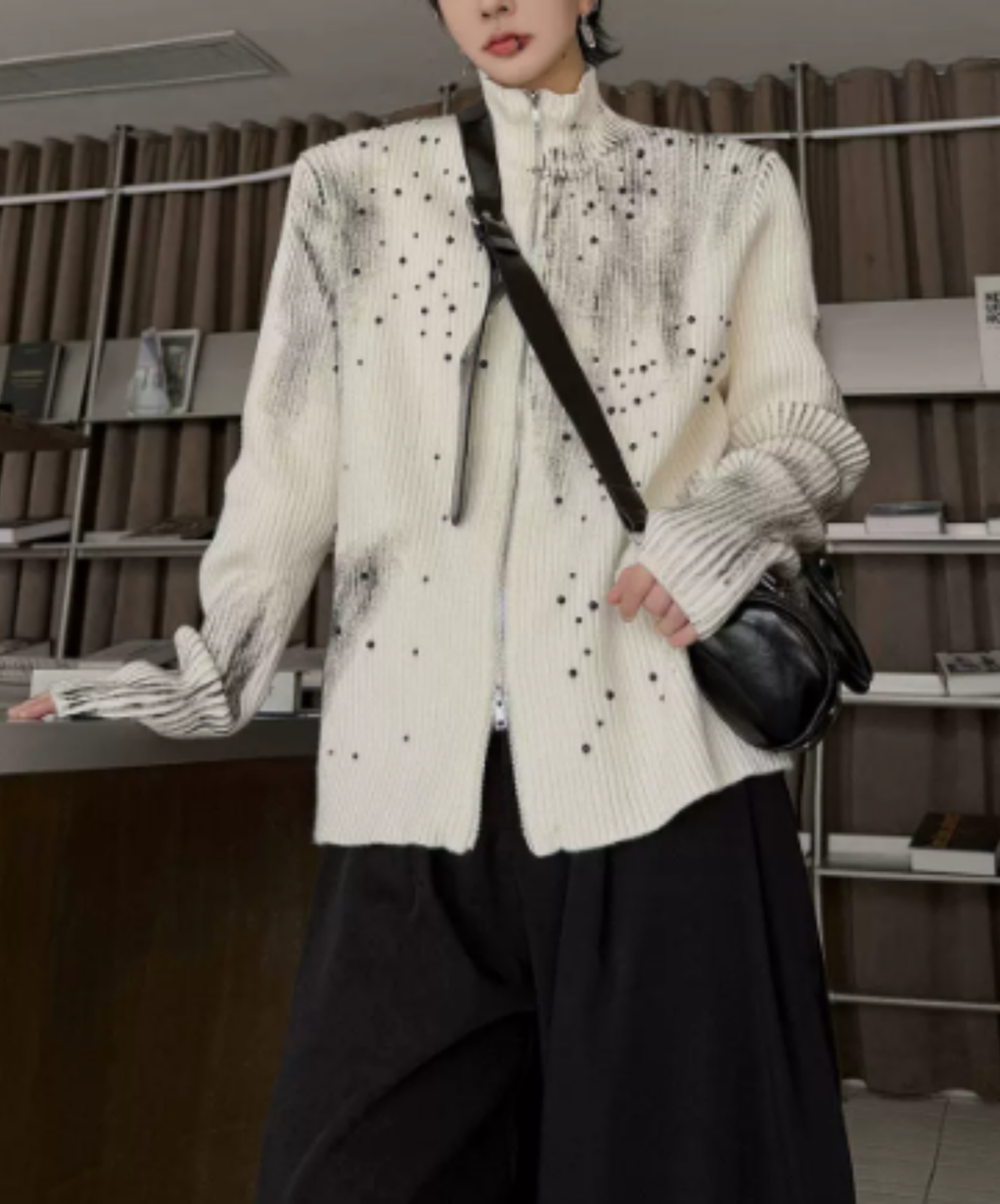 zip-up with a gradient pattern sweater EN3243