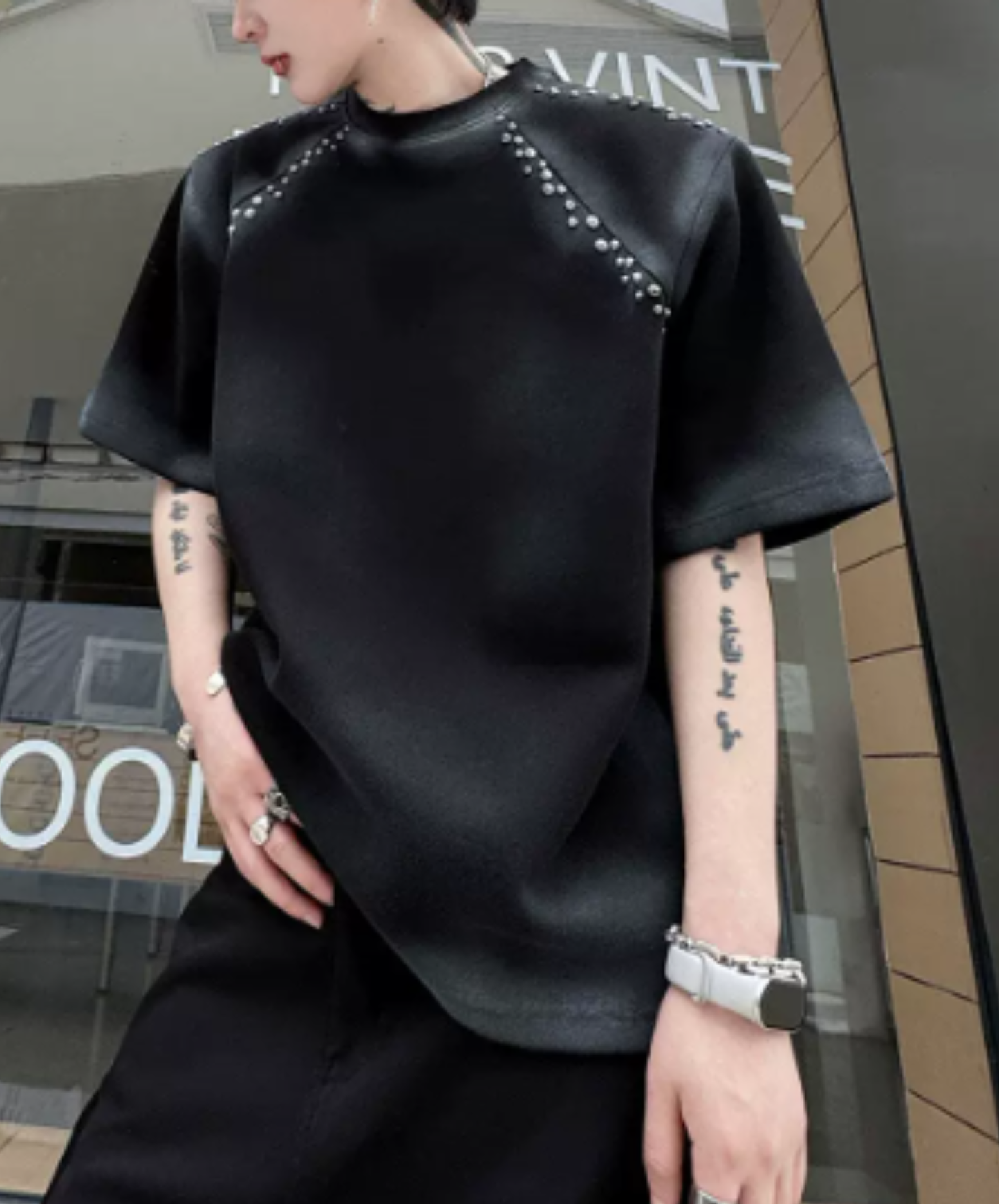 gradient with rivet decoration t-shirt EN2874