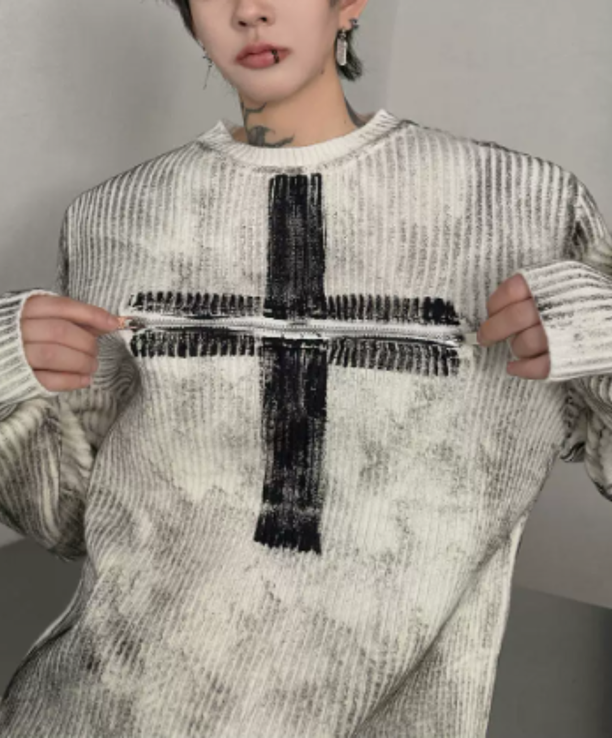 front-motif zip design sweater EN3242