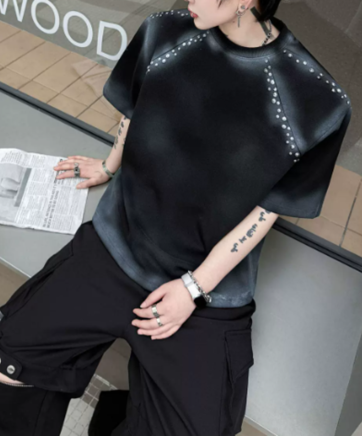 gradient with rivet decoration t-shirt EN2874