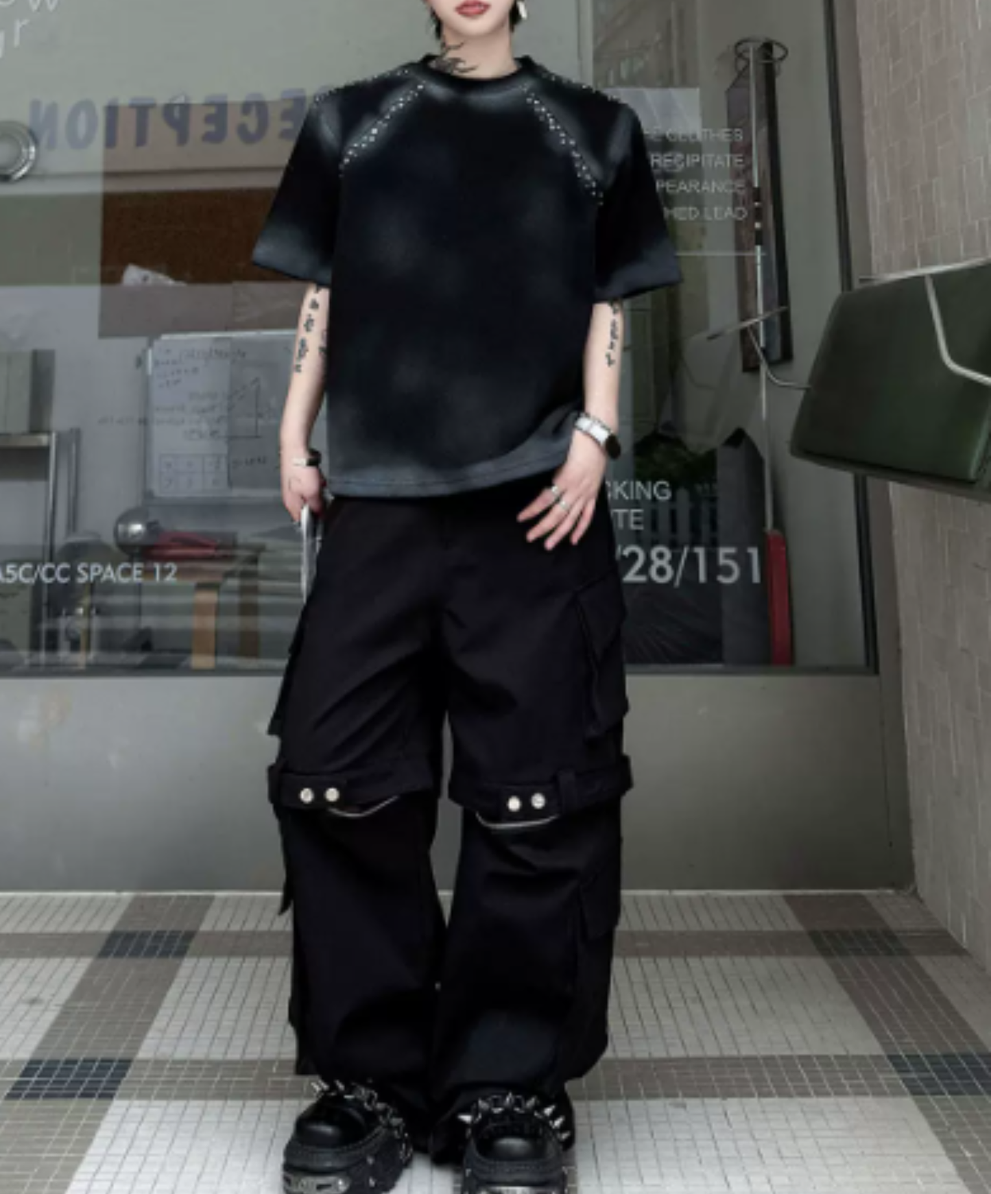 gradient with rivet decoration t-shirt EN2874
