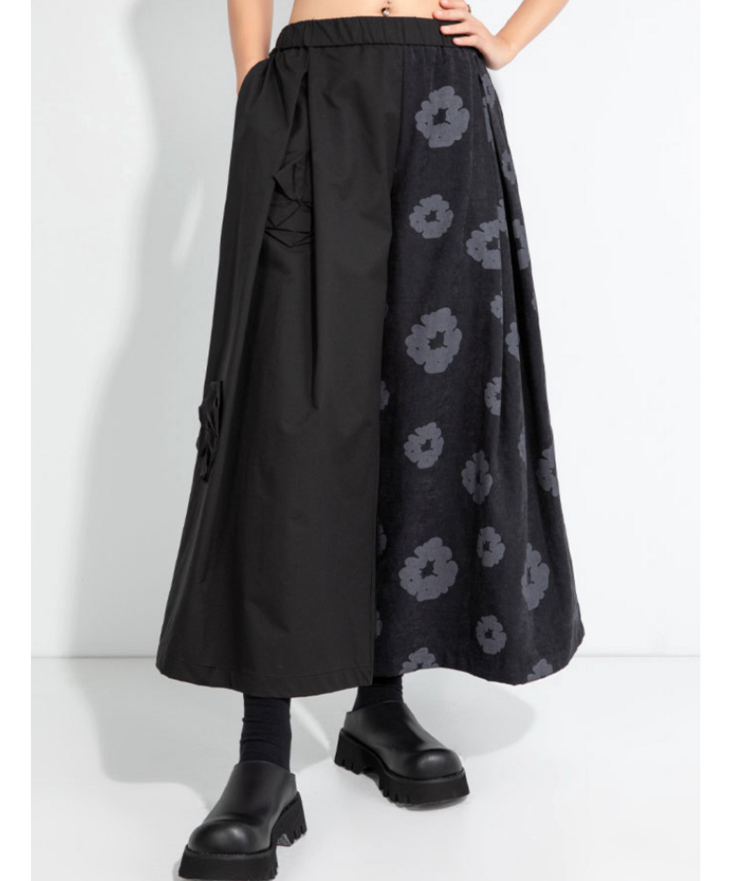 floral motif 3/4 length pants EN2487