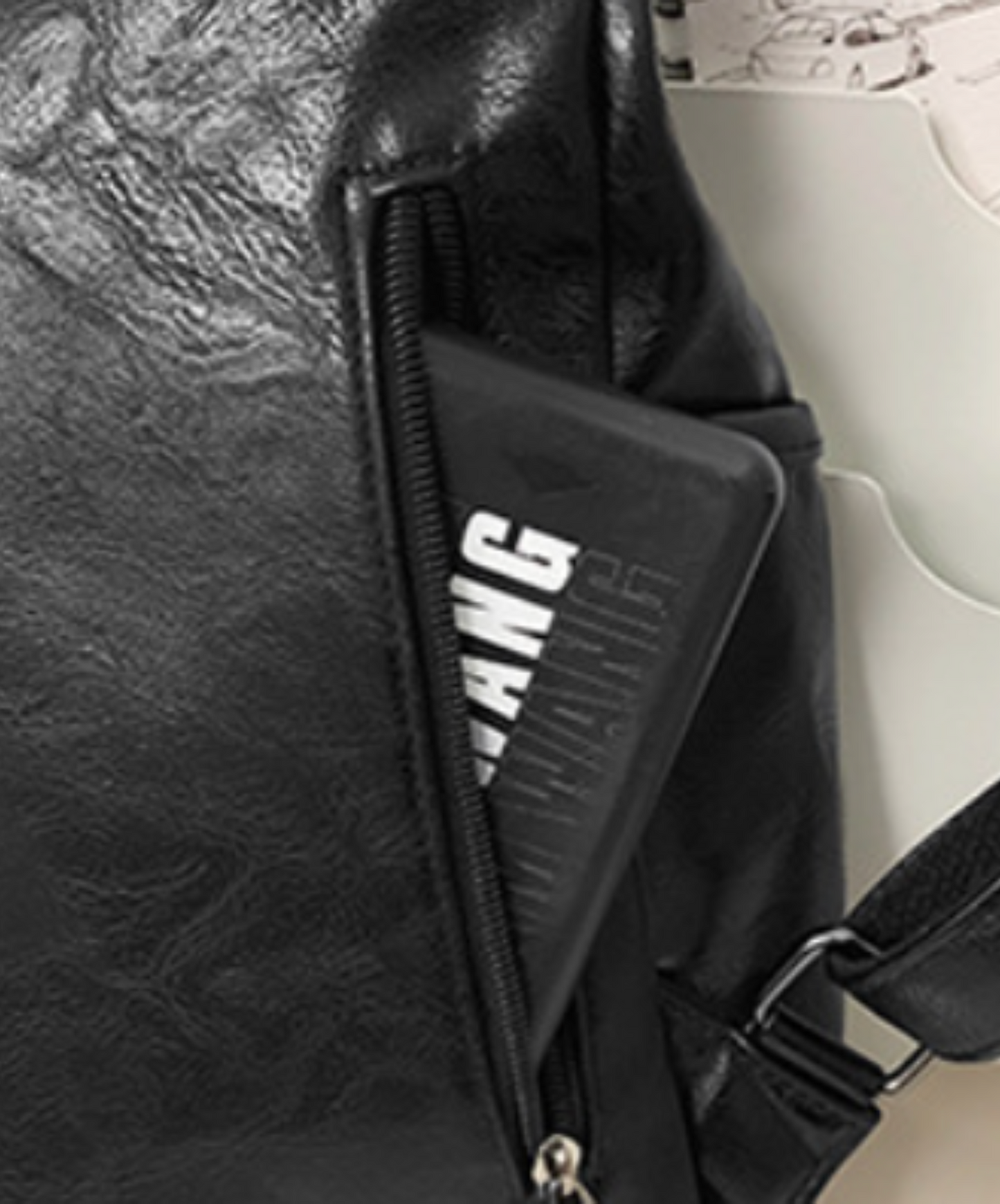realistic textured triangular flap backpack bag EN2106