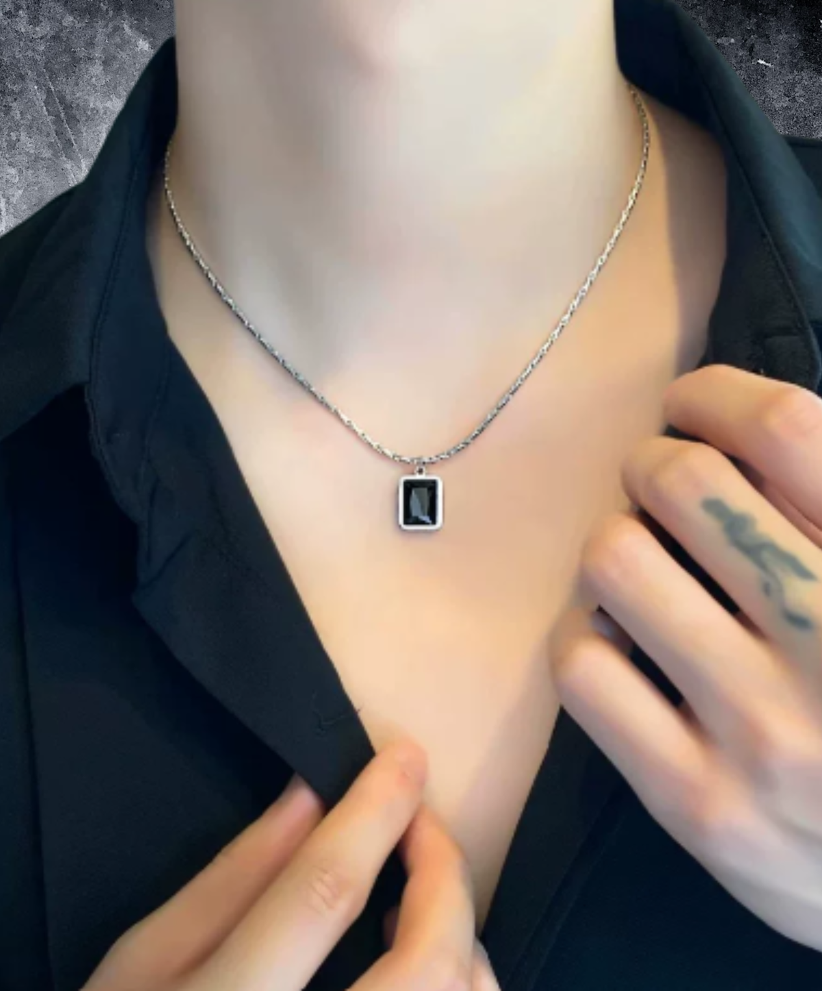 square-frame glasses with slim chains necklace EN3195