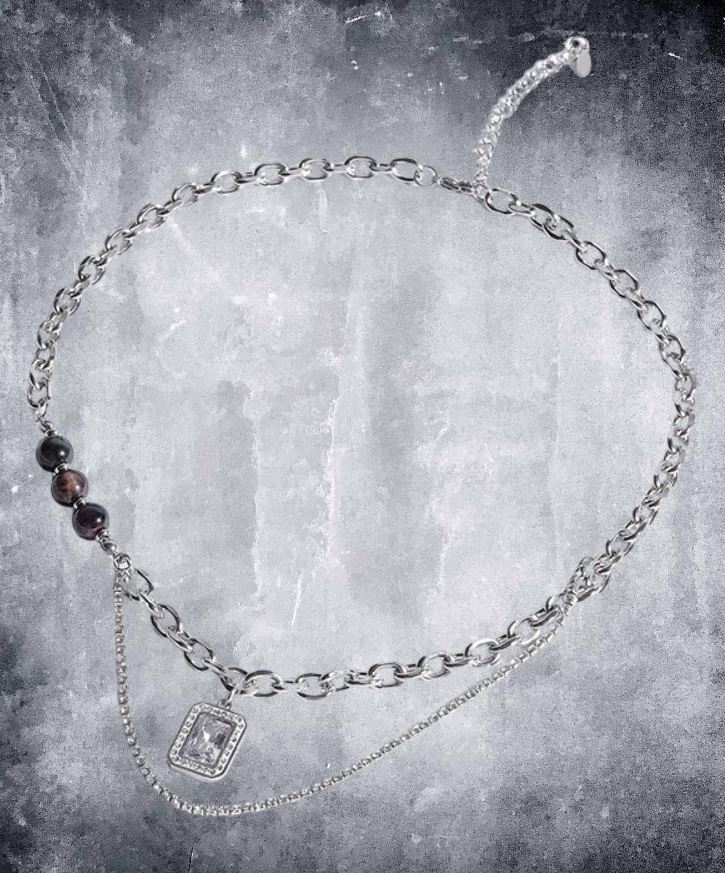 square clear stone x black round beads necklace EN2740