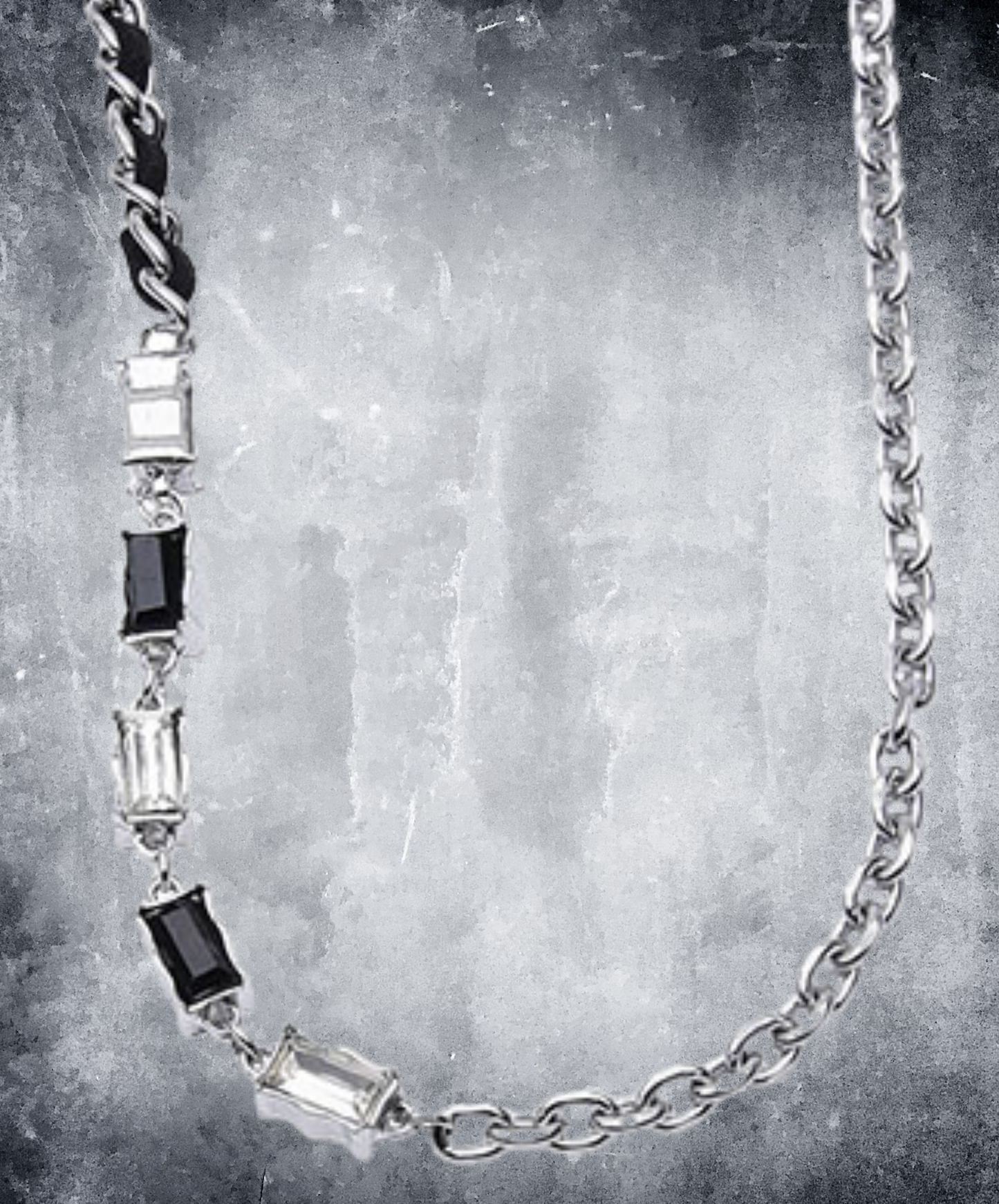 square black & clear stone necklace EN2739